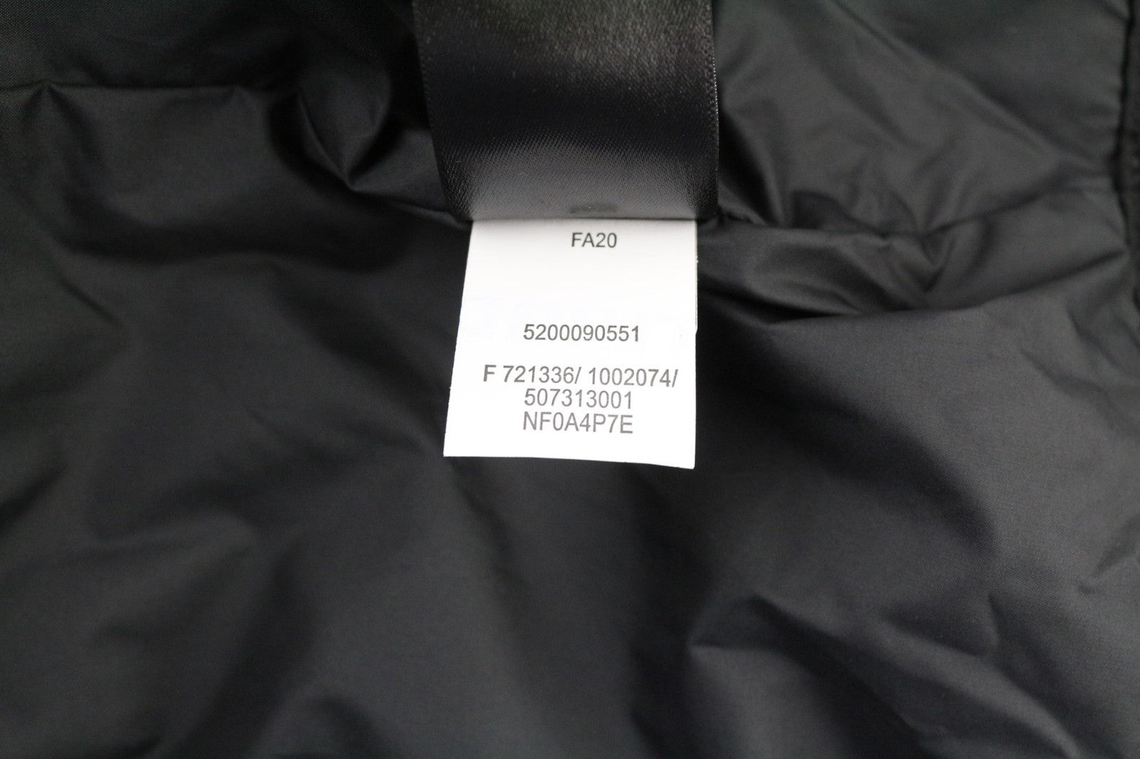 THE NORTH FACE moteriška XL dydžio „Hikesteller Future Light Black“ striukė su gobtuvu. 