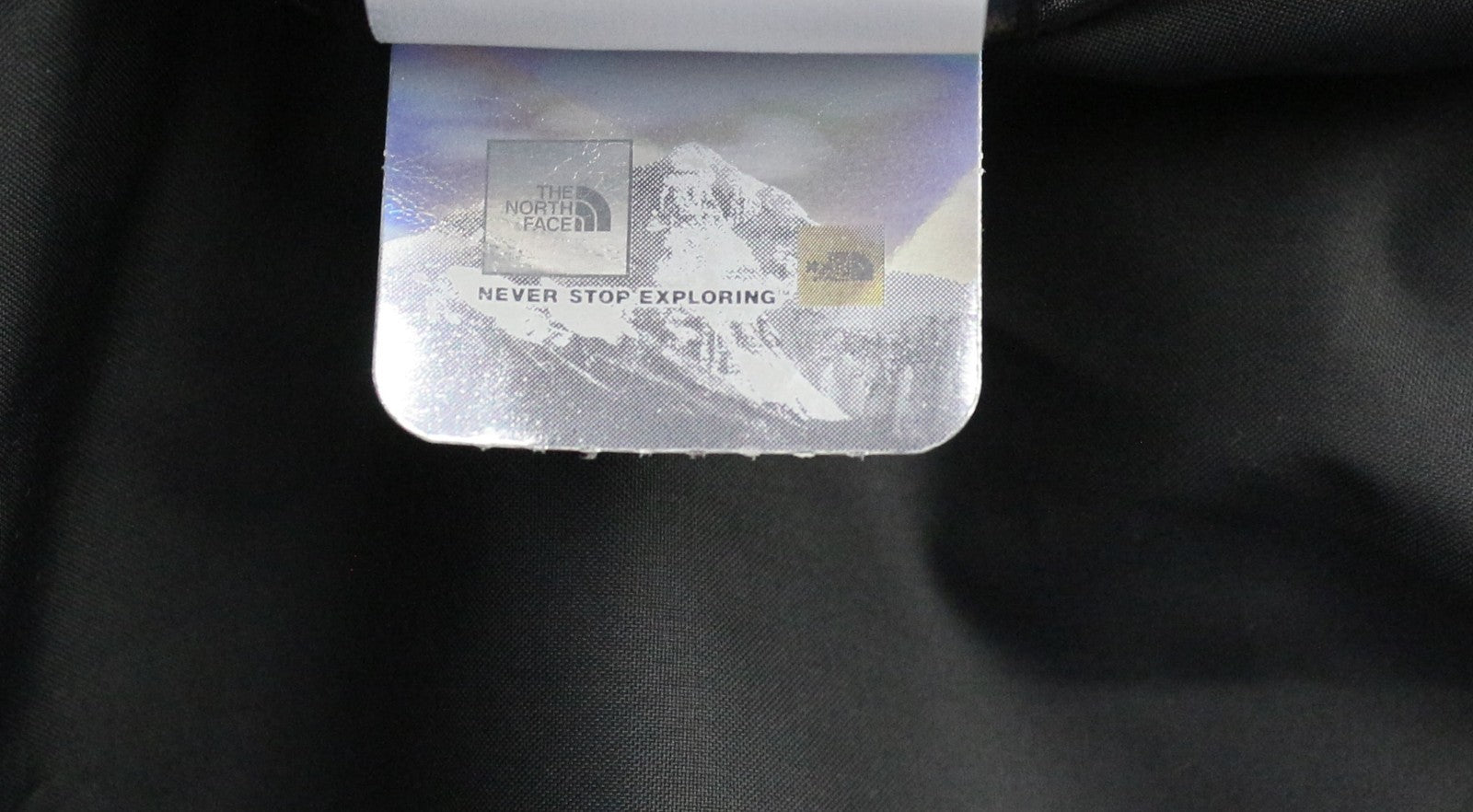 THE NORTH FACE moteriška XL dydžio „Hikesteller Future Light Black“ striukė su gobtuvu. 