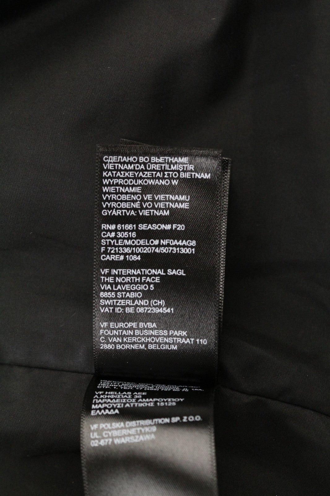 „THE NORTH FACE“ moteriška „Woodmont“ striukė su gobtuvu, atspari vandeniui ir vėjui, juoda. 