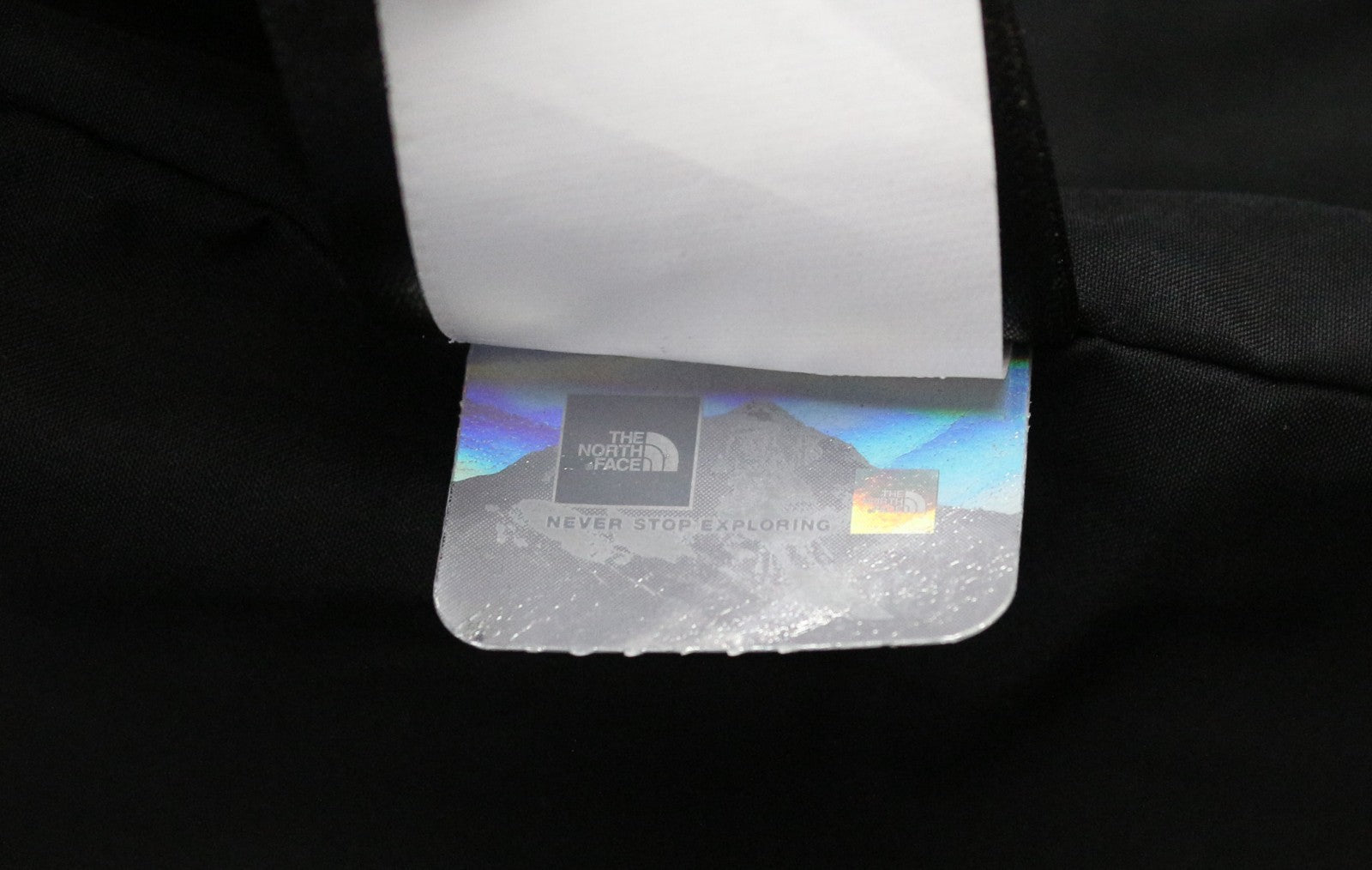 „THE NORTH FACE“ moteriška „Woodmont“ striukė su gobtuvu, atspari vandeniui ir vėjui, juoda. 