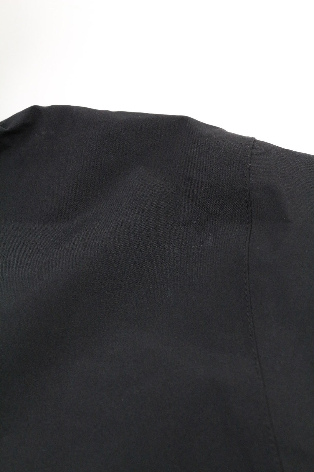 „THE NORTH FACE“ moteriška „Woodmont“ striukė su gobtuvu, atspari vandeniui ir vėjui, juoda. 