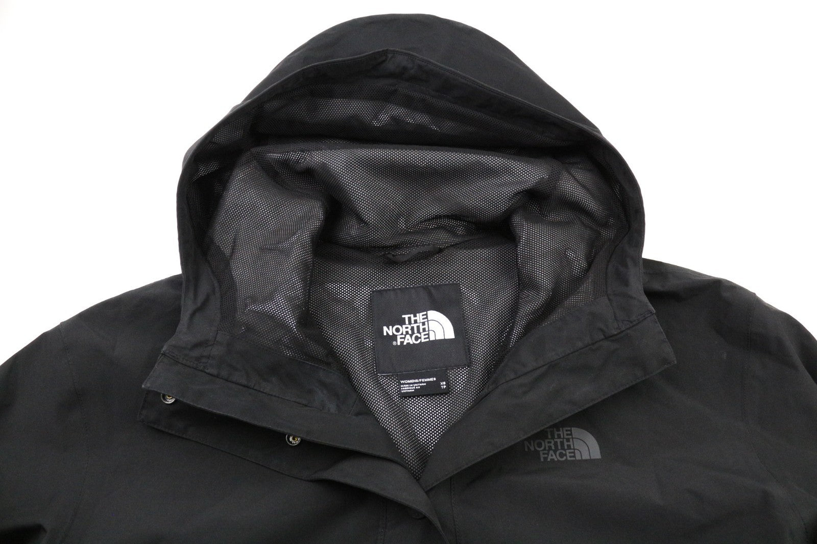„THE NORTH FACE“ moteriška „Woodmont“ striukė su gobtuvu, atspari vandeniui ir vėjui, juoda. 
