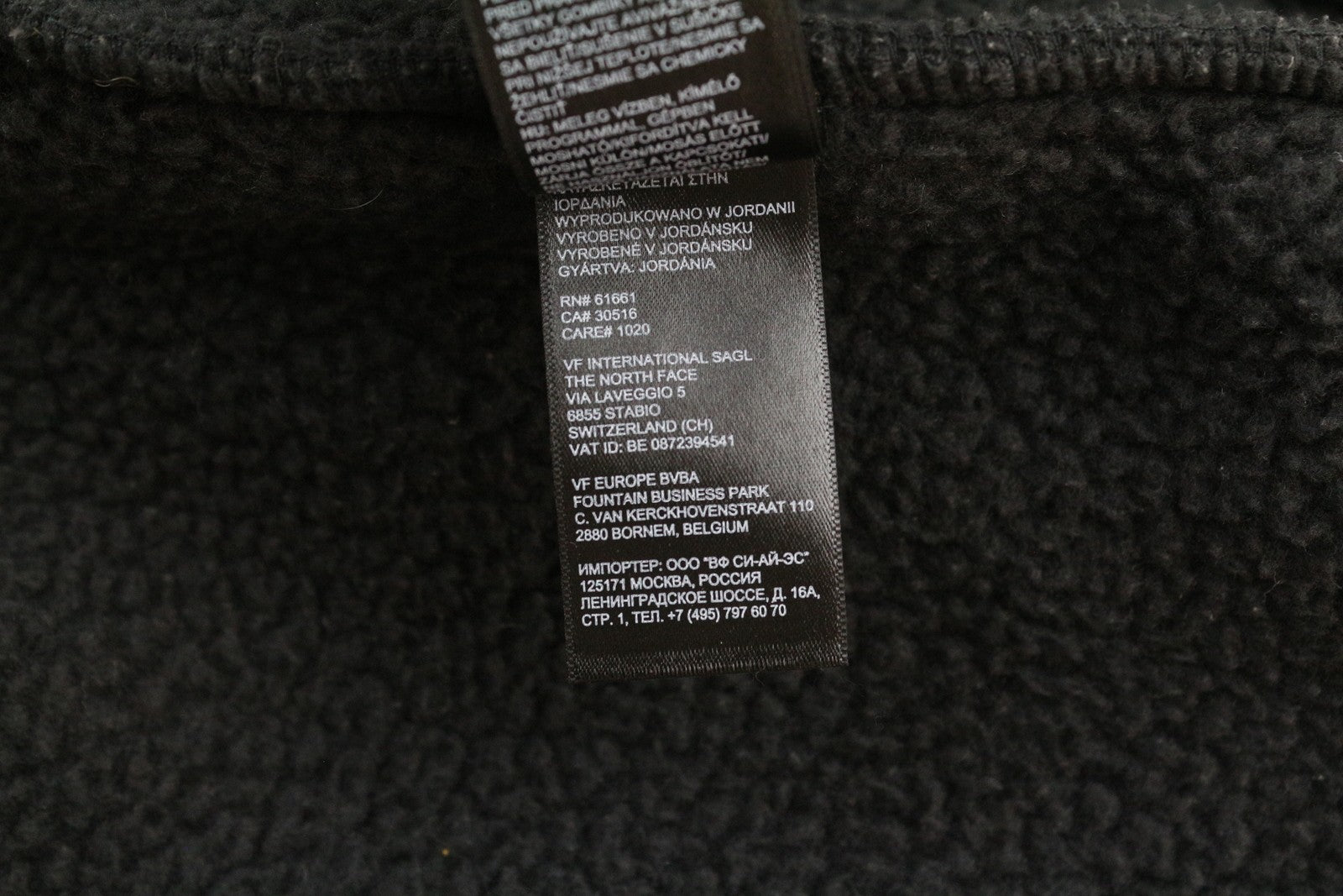 THE NORTH FACE Cragmont Fleece moteriška striukė su S užsegimu, juoda, minkšta ir be pamušalo. 