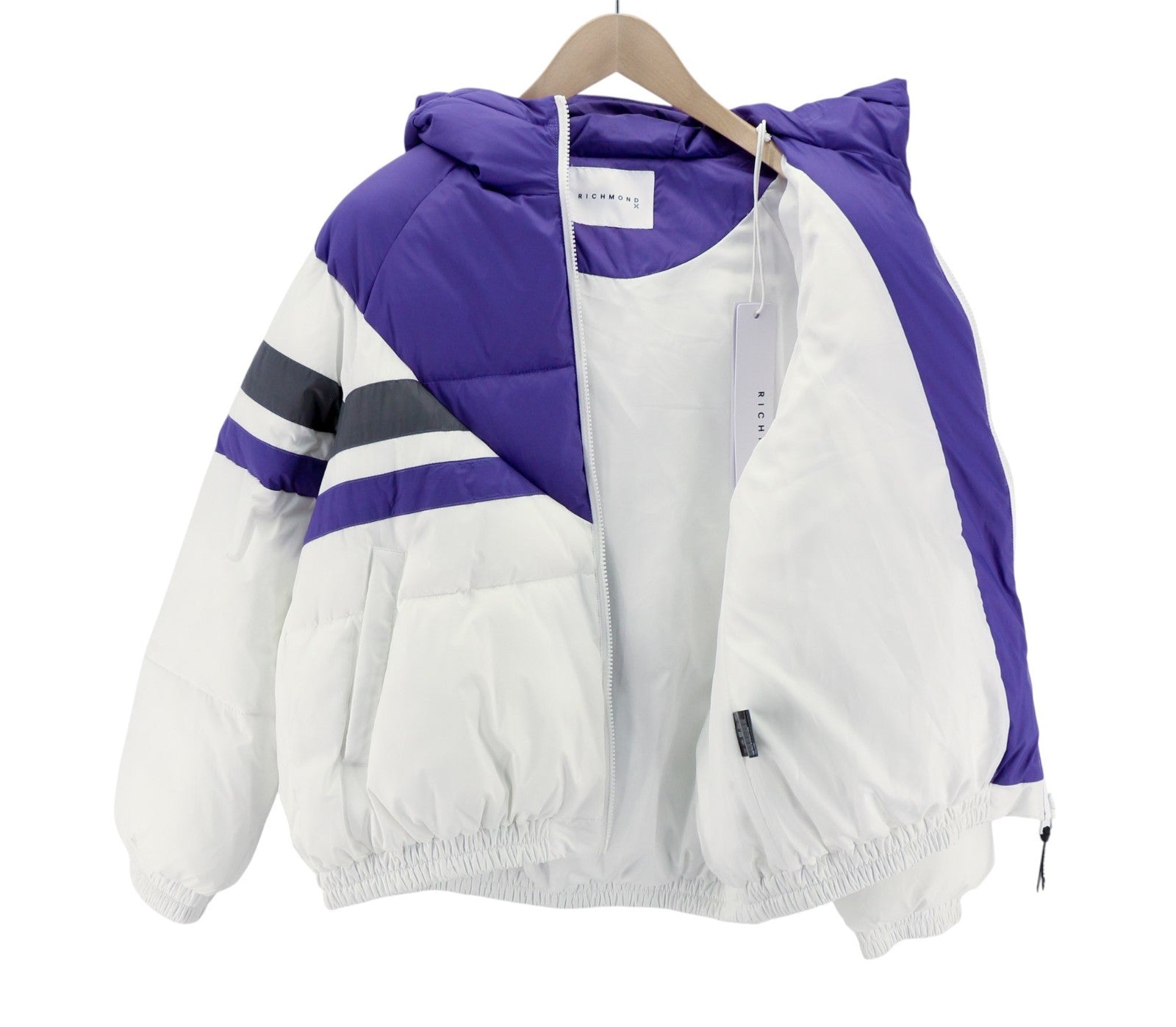RICHMOND UWA23127PI moteriška balta striukė su gobtuvu, S dydžio, pašiltinta, dygsniuota, su logotipu ir užtrauktuku. 