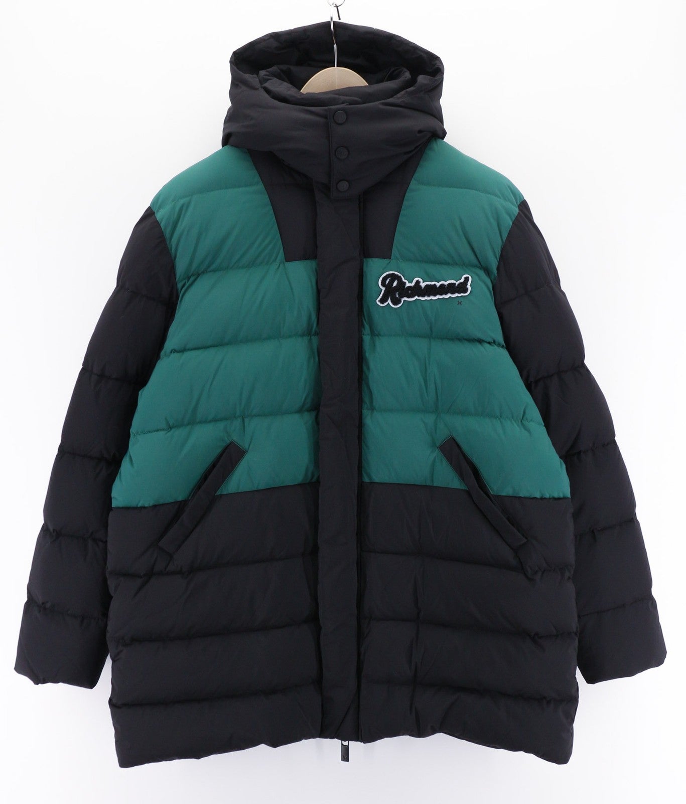 RICHMOND moteriška ilga pūkinė striukė S dydžio, dygsniuota, su gobtuvu, pašiltinta, juoda, pūsta logotipu 