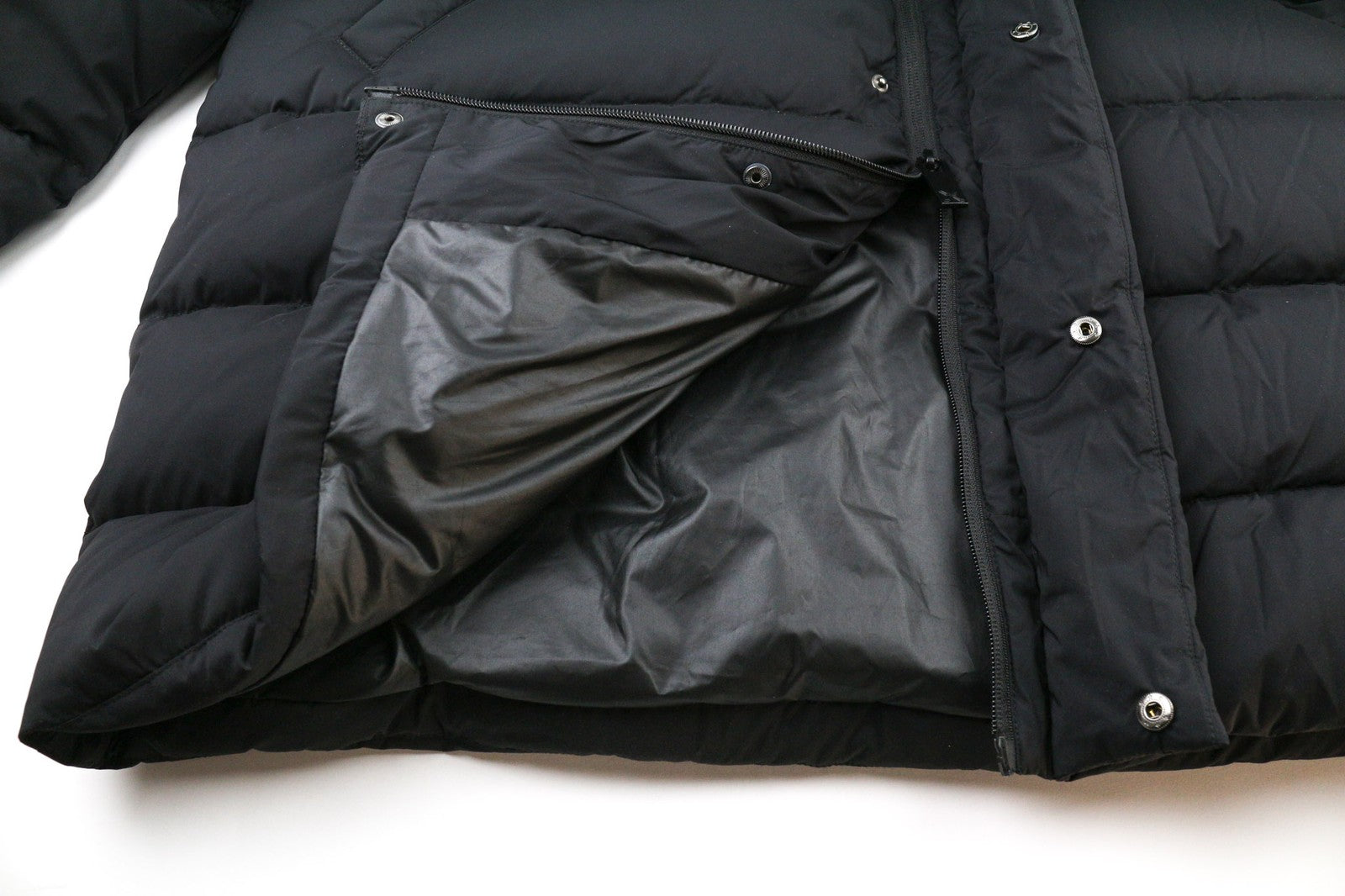 RICHMOND moteriška ilga pūkinė striukė S dydžio, dygsniuota, su gobtuvu, pašiltinta, juoda, pūsta logotipu 