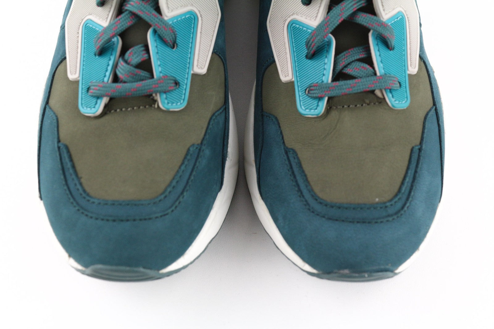 TIMBERLAND A249V moteriški sportbačiai, EU38.5 K5.5, odiniai, migdolų spalvos, žema pado forma, suvarstomi. 