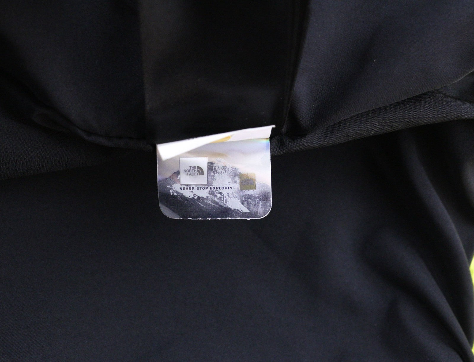 The North Face NF0A493Q moteriški sportbačiai „S Dryvent“, vandeniui ir vėjui atsparūs, kvėpuojantys. 