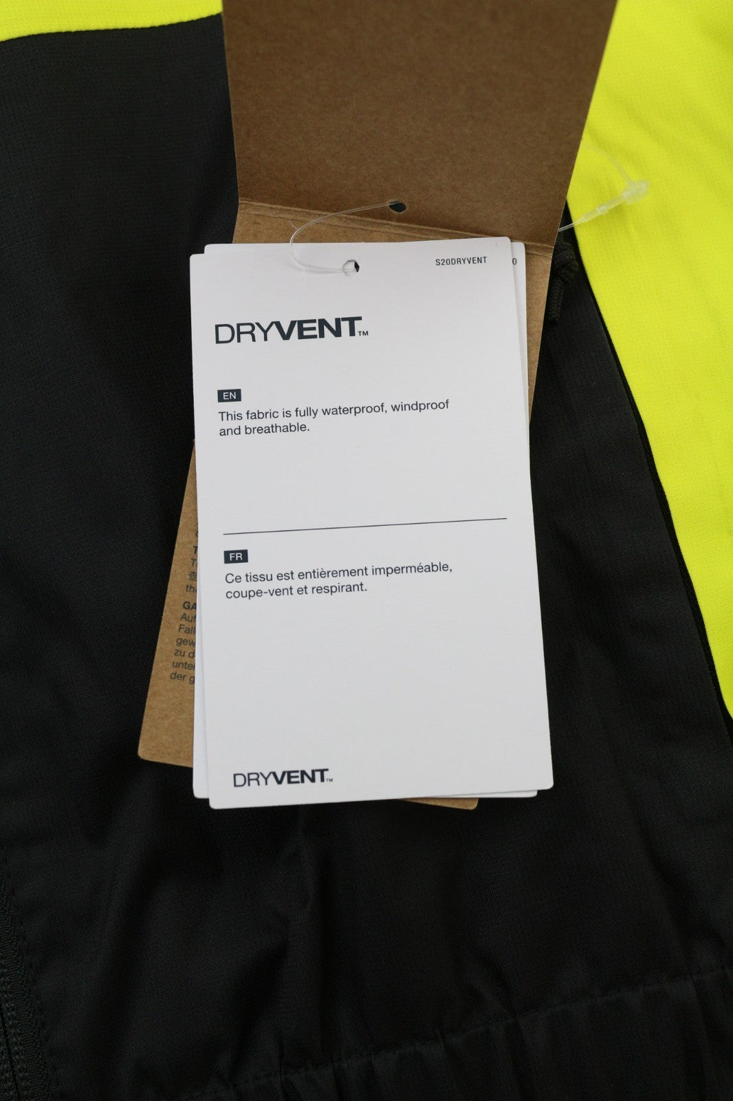 The North Face NF0A493Q moteriški sportbačiai „S Dryvent“, vandeniui ir vėjui atsparūs, kvėpuojantys. 