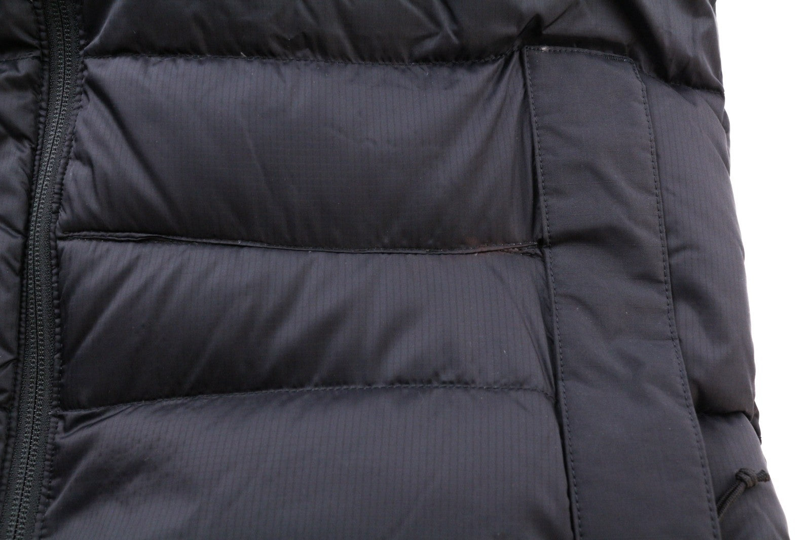 „THE NORTH FACE Diablo Down“ vyriška dygsniuota 700 pūkinė striukė, juoda, S, RRP 350 