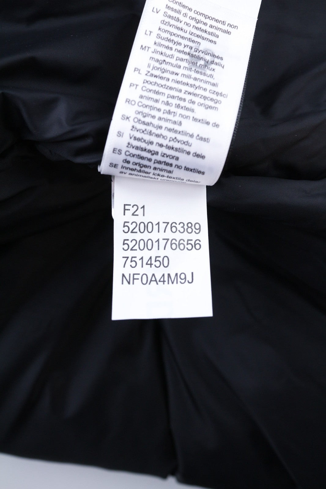 „THE NORTH FACE Diablo Down“ vyriška juoda dygsniuota pūkinė striukė su 700 užpildu, RRP 350 