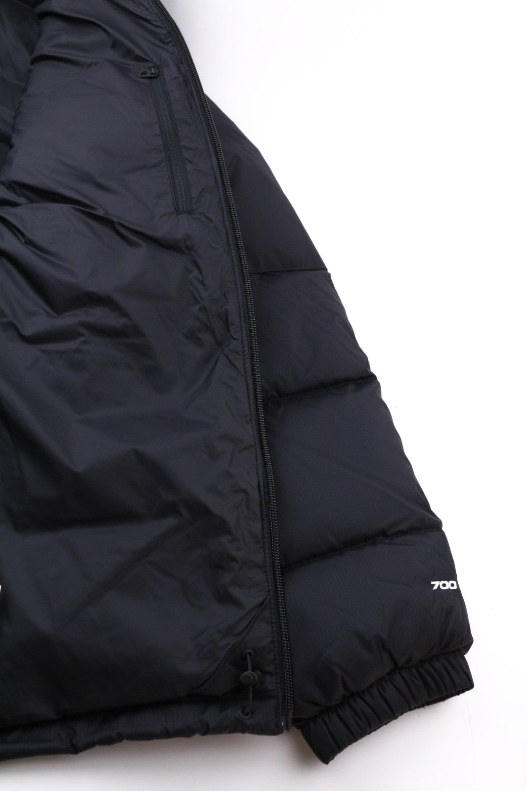 „THE NORTH FACE Diablo Down“ vyriška juoda dygsniuota pūkinė striukė su 700 užpildu, RRP 350 
