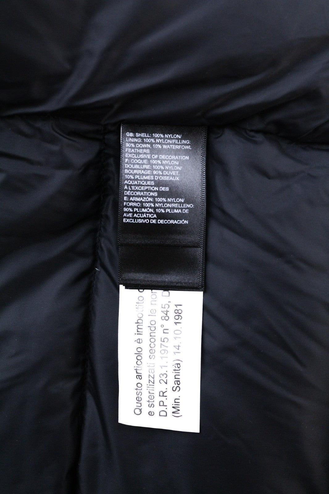 „THE NORTH FACE Diablo Down“ vyriška juoda dygsniuota pūkinė striukė su 700 užpildu, RRP 350 