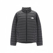 „THE NORTH FACE Trevail“ vyriška pūkinė striukė „S 800-Fill“, juoda, su pamušalu, aukštu kaklu ir užtrauktuku. 