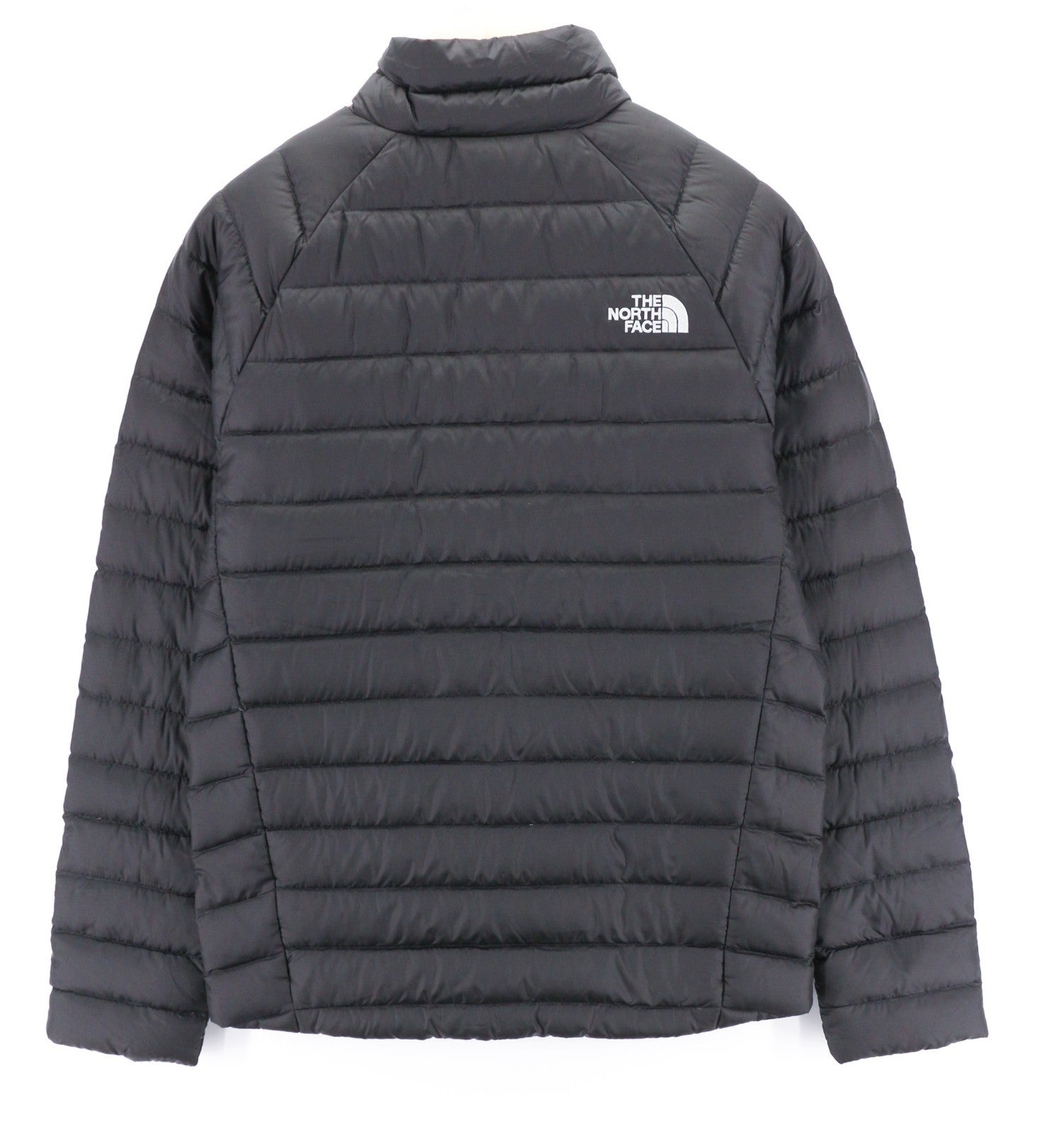„THE NORTH FACE Trevail“ vyriška pūkinė striukė „S 800-Fill“, juoda, su pamušalu, aukštu kaklu ir užtrauktuku. 