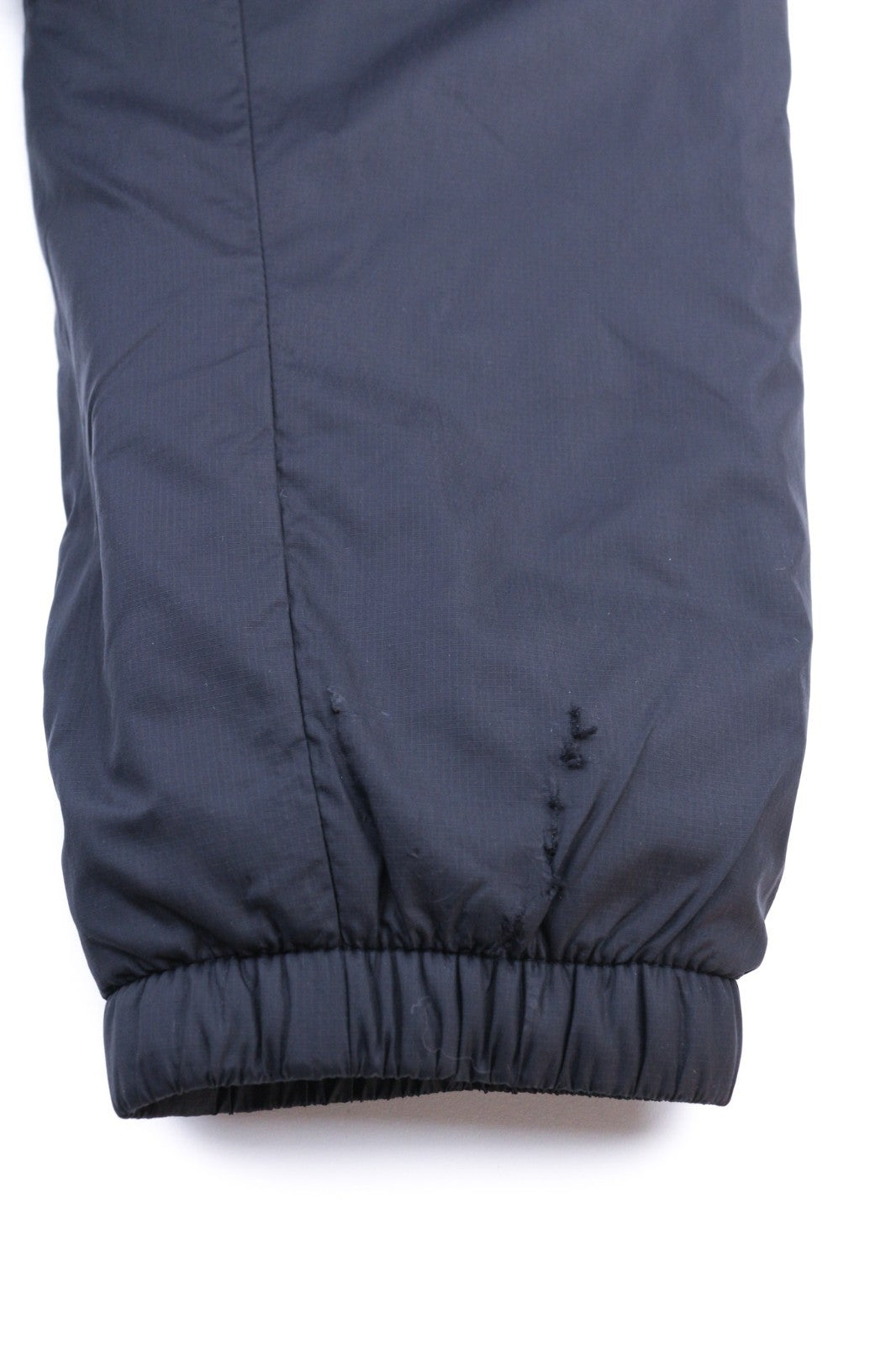 „THE NORTH FACE Gosei“ vyriška XL dydžio paminkštinta juoda striukė su pamušalu, užtrauktuku ir kišenėmis su logotipu. 