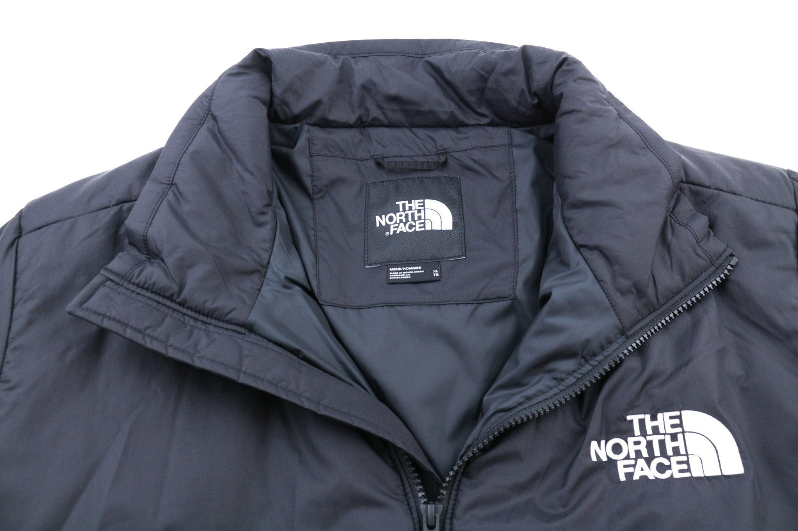 „THE NORTH FACE Gosei“ vyriška XL dydžio paminkštinta juoda striukė su pamušalu, užtrauktuku ir kišenėmis su logotipu. 