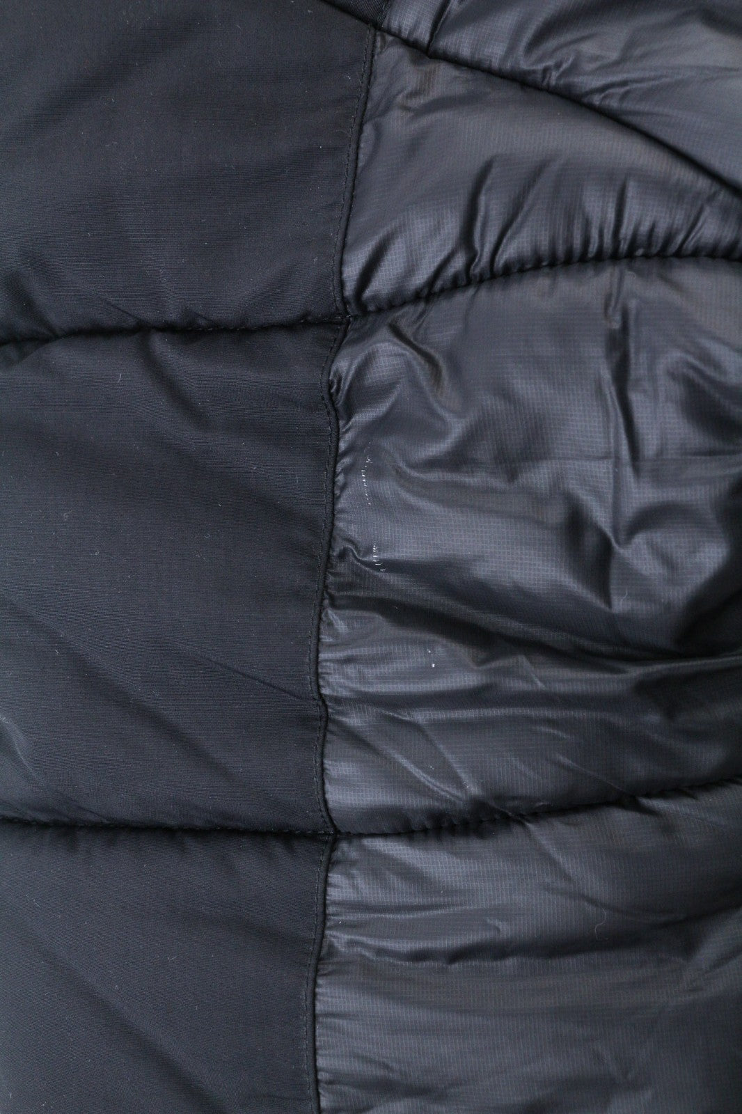 „THE NORTH FACE Himalayan Parka“ vyriška izoliuota vidutinio ilgio juoda striukė su pamušalu, L dydžio 