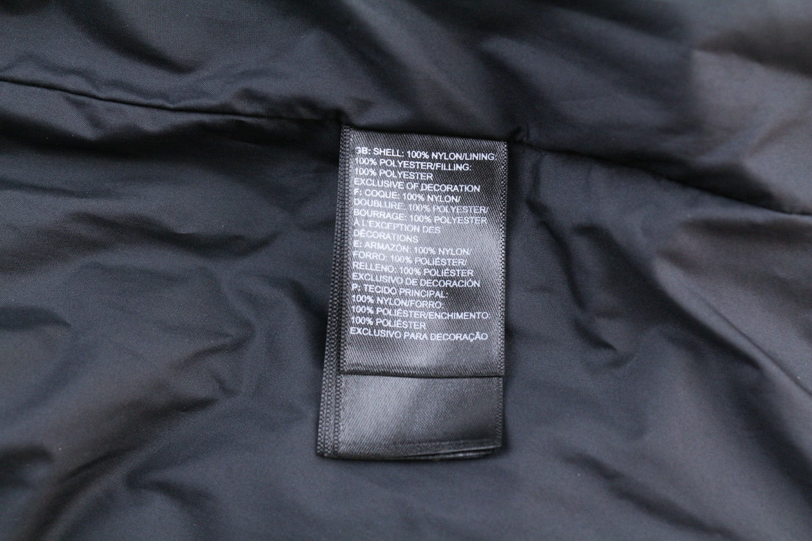 „THE NORTH FACE Himalayan Parka“ vyriška izoliuota vidutinio ilgio juoda striukė su pamušalu, L dydžio 