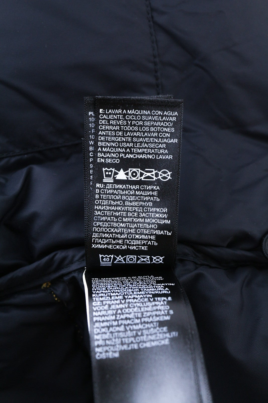„The North Face 1996 Retro Nuptse“ vyriška pūkinė striukė M 700 su izoliuotu pamušalu ir kaklu. 