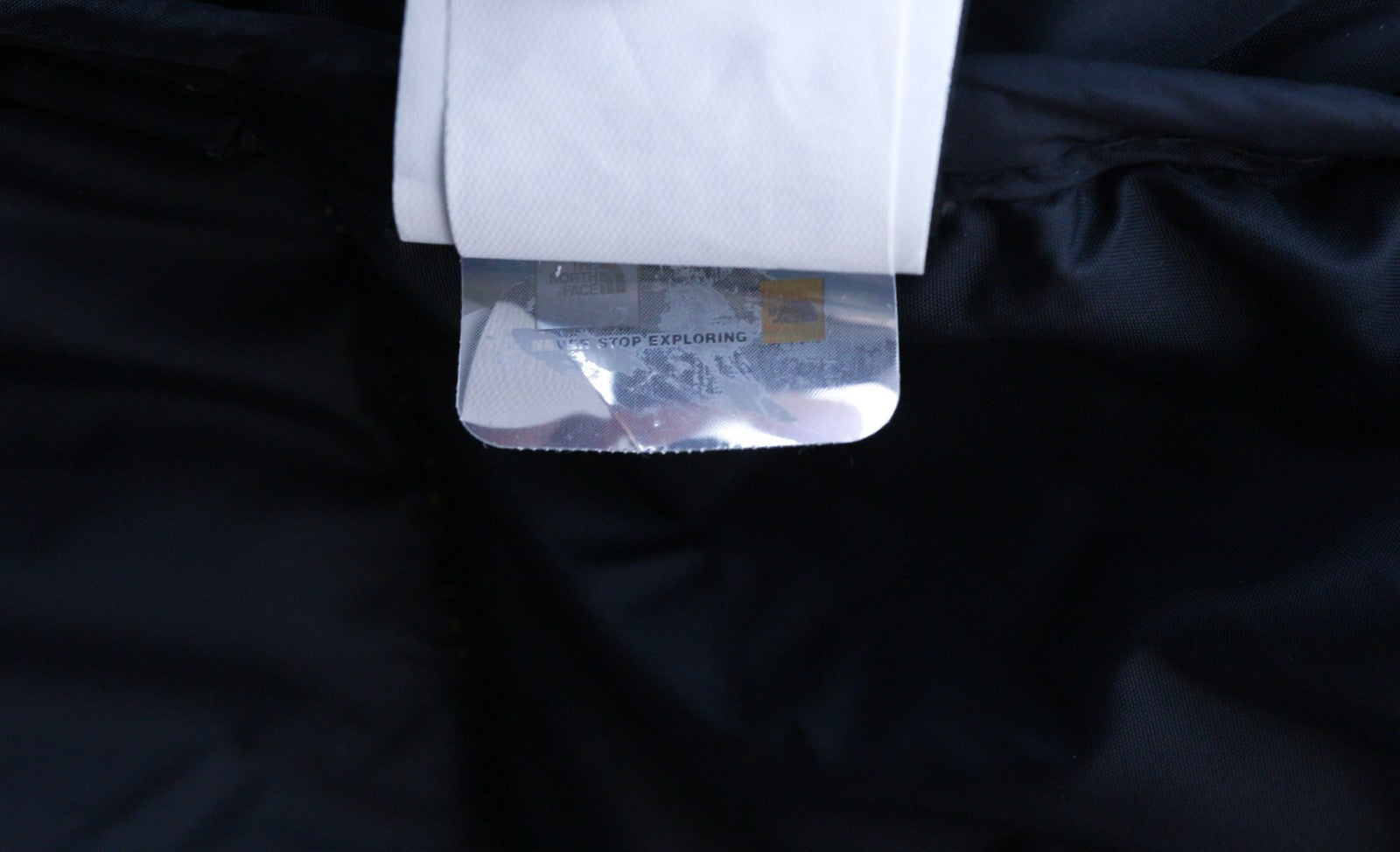 „The North Face 1996 Retro Nuptse“ vyriška pūkinė striukė M 700 su izoliuotu pamušalu ir kaklu. 