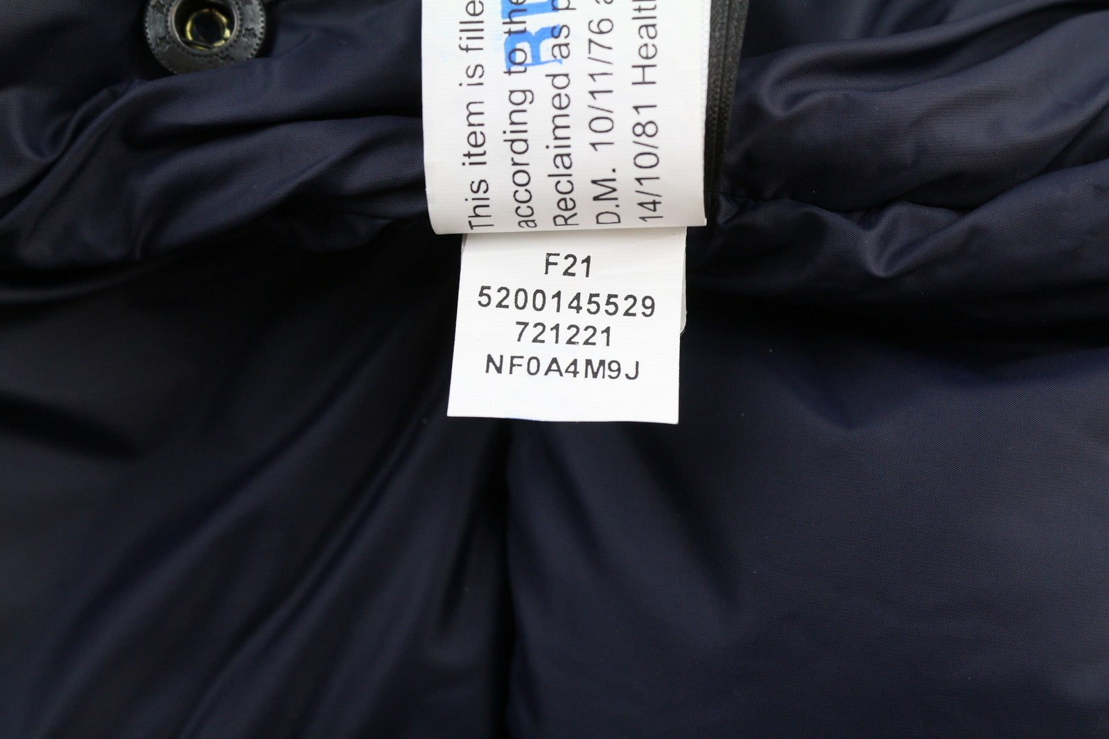 „The North Face Diablo Down“ vyriška pūkinė striukė su pamušalu, užtrauktuku ir aukšta apykakle. 