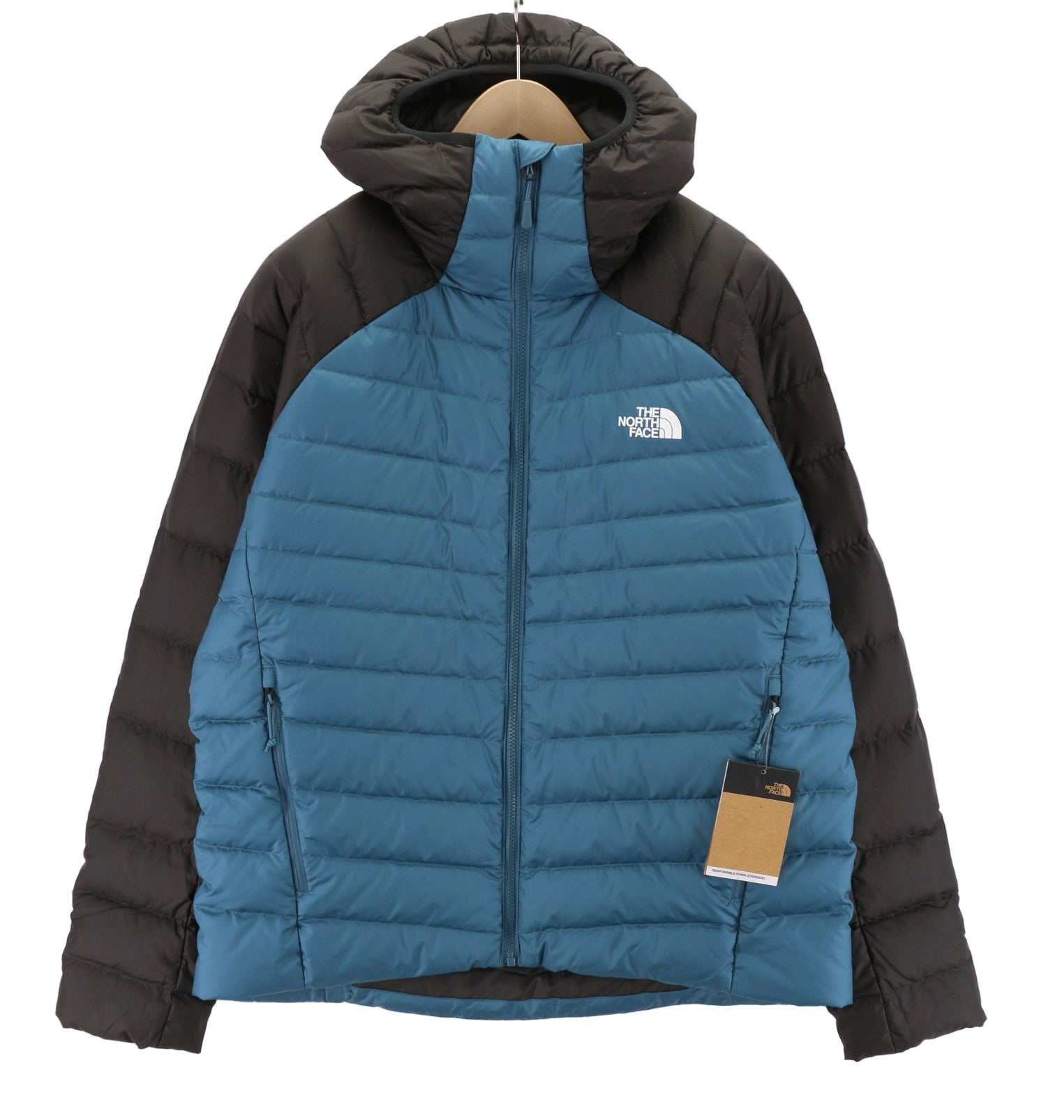 „THE NORTH FACE Hometown“ vyriška pūkinė striukė su gobtuvu XL 550, kurios kaina – 270 USD 