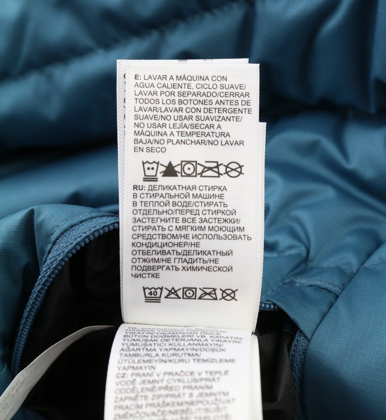 „THE NORTH FACE Hometown“ vyriška pūkinė striukė su gobtuvu XL 550, kurios kaina – 270 USD 