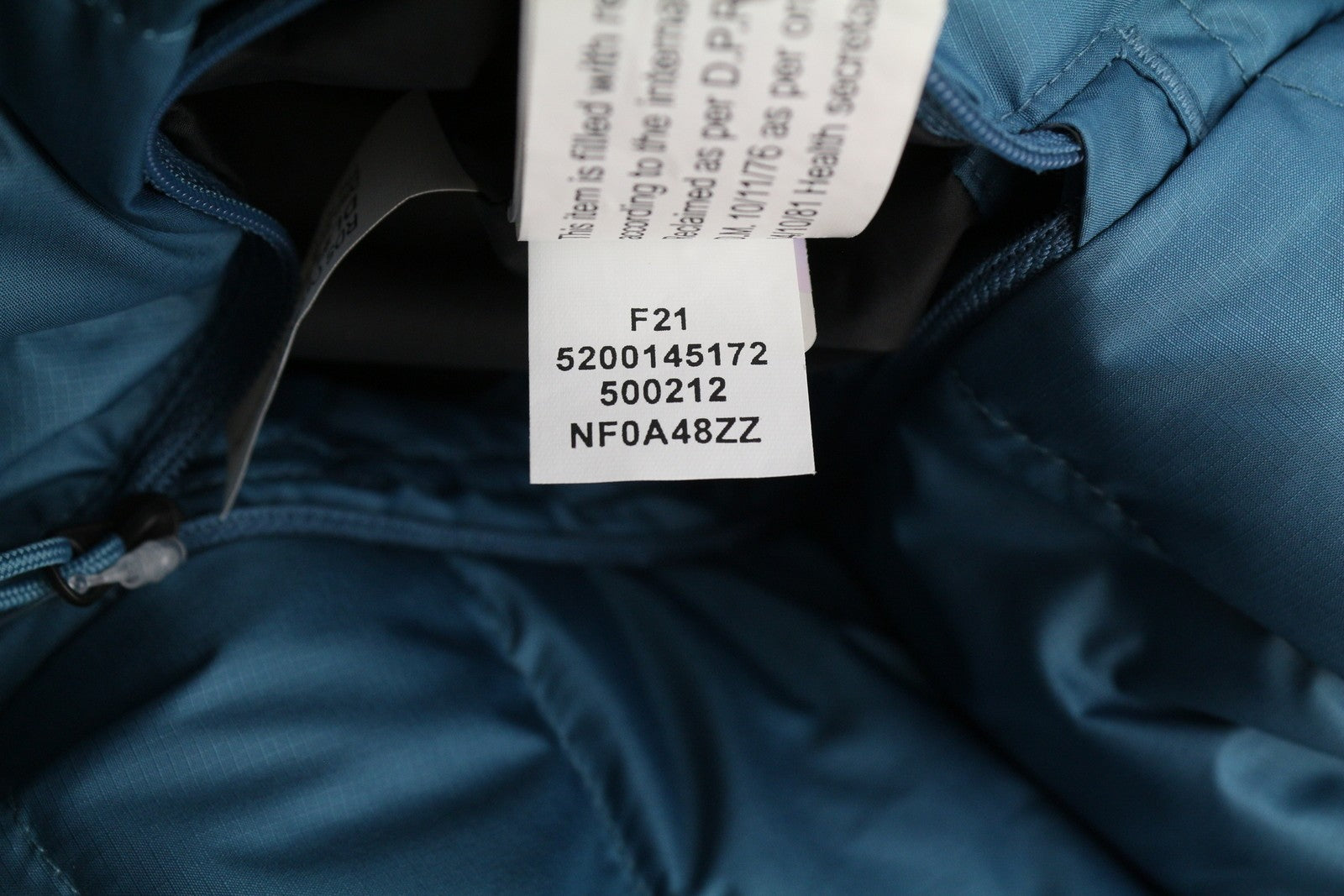 „THE NORTH FACE Hometown“ vyriška pūkinė striukė su gobtuvu XL 550, kurios kaina – 270 USD 