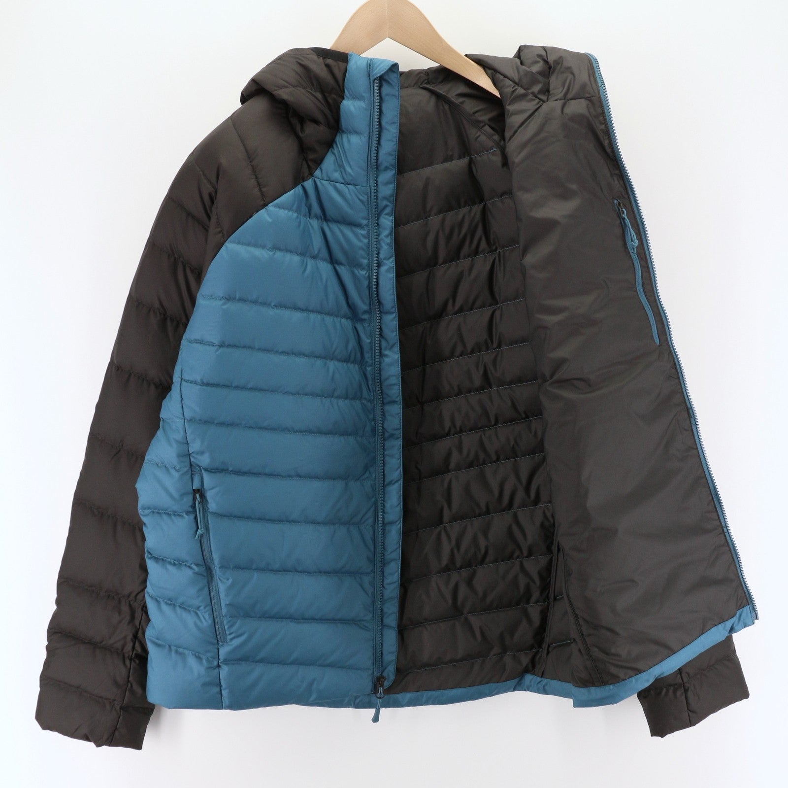 „THE NORTH FACE Hometown“ vyriška pūkinė striukė su gobtuvu XL 550, kurios kaina – 270 USD 
