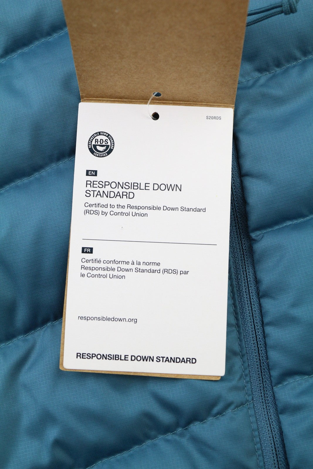 „THE NORTH FACE Hometown“ vyriška pūkinė striukė su gobtuvu XL 550, kurios kaina – 270 USD 