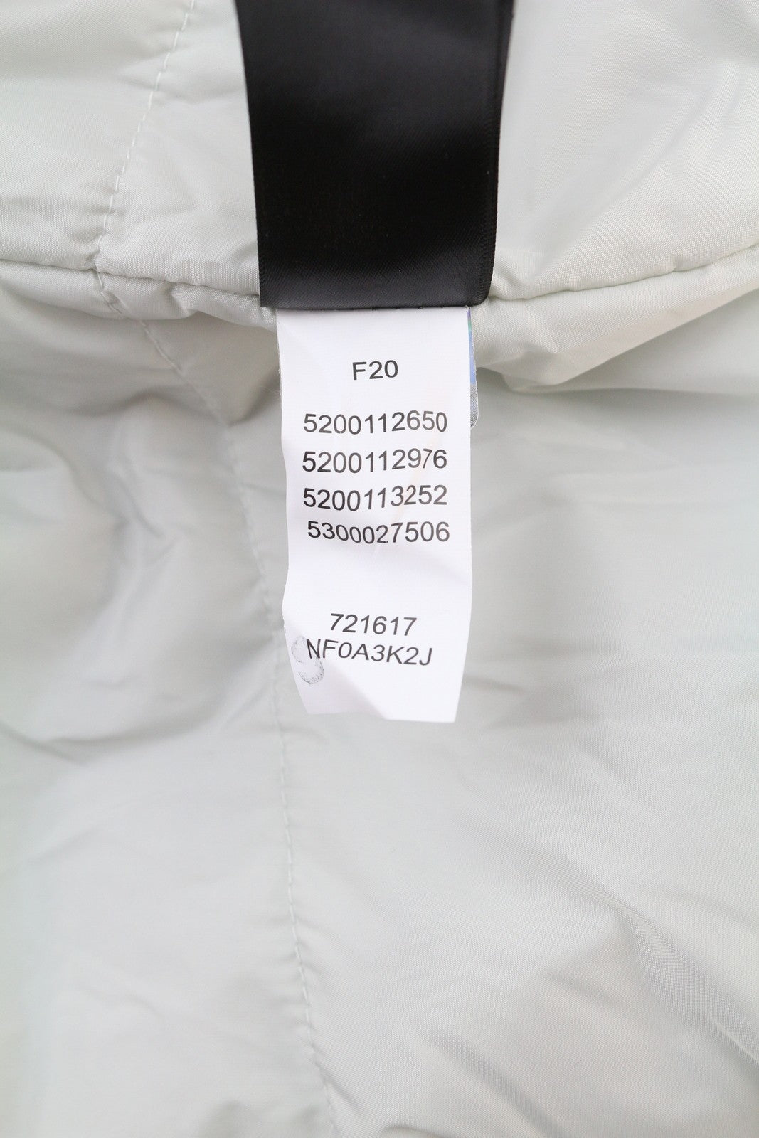 „The North Face Inlux“ moteriška L dydžio „Dryvent“ paminkštinta striukė su vilnos pamušalu ir nuleidžiama nugara. 