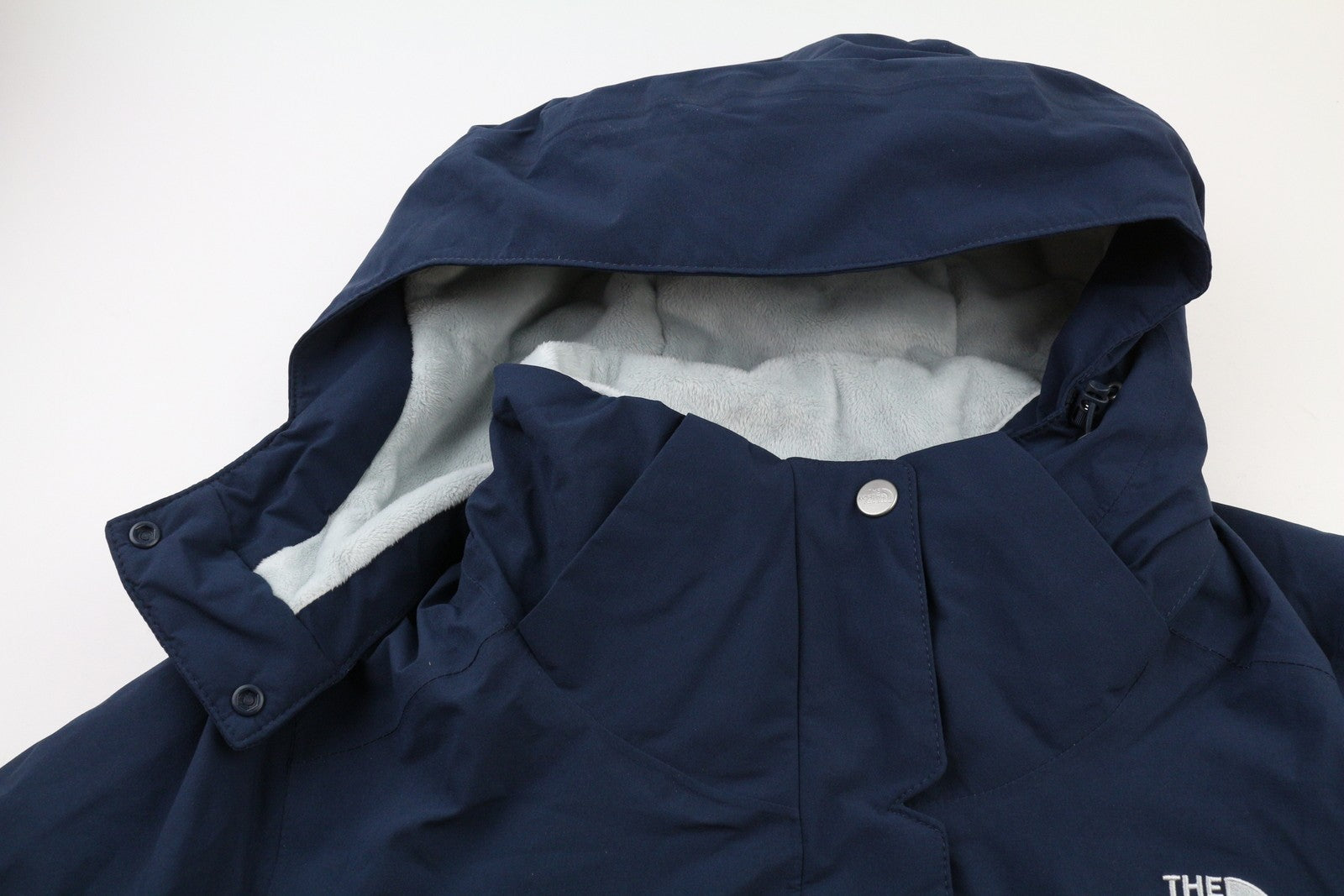 „The North Face Inlux“ moteriška L dydžio „Dryvent“ paminkštinta striukė su vilnos pamušalu ir nuleidžiama nugara. 