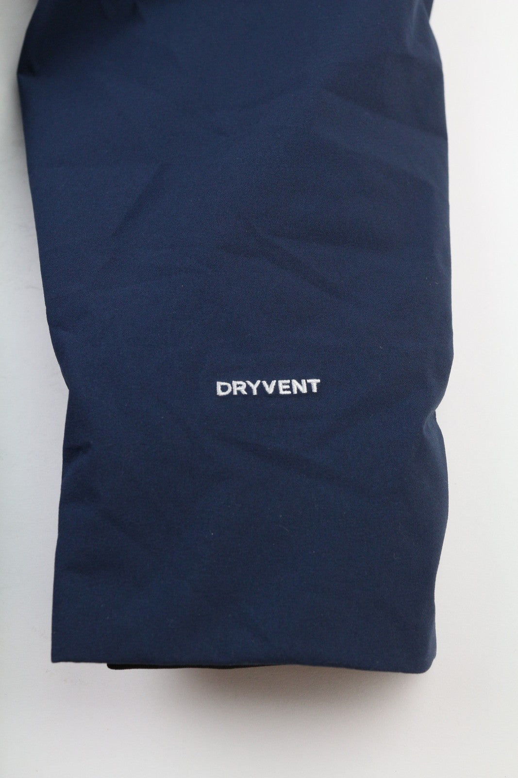 „The North Face Inlux“ moteriška L dydžio „Dryvent“ paminkštinta striukė su vilnos pamušalu ir nuleidžiama nugara. 