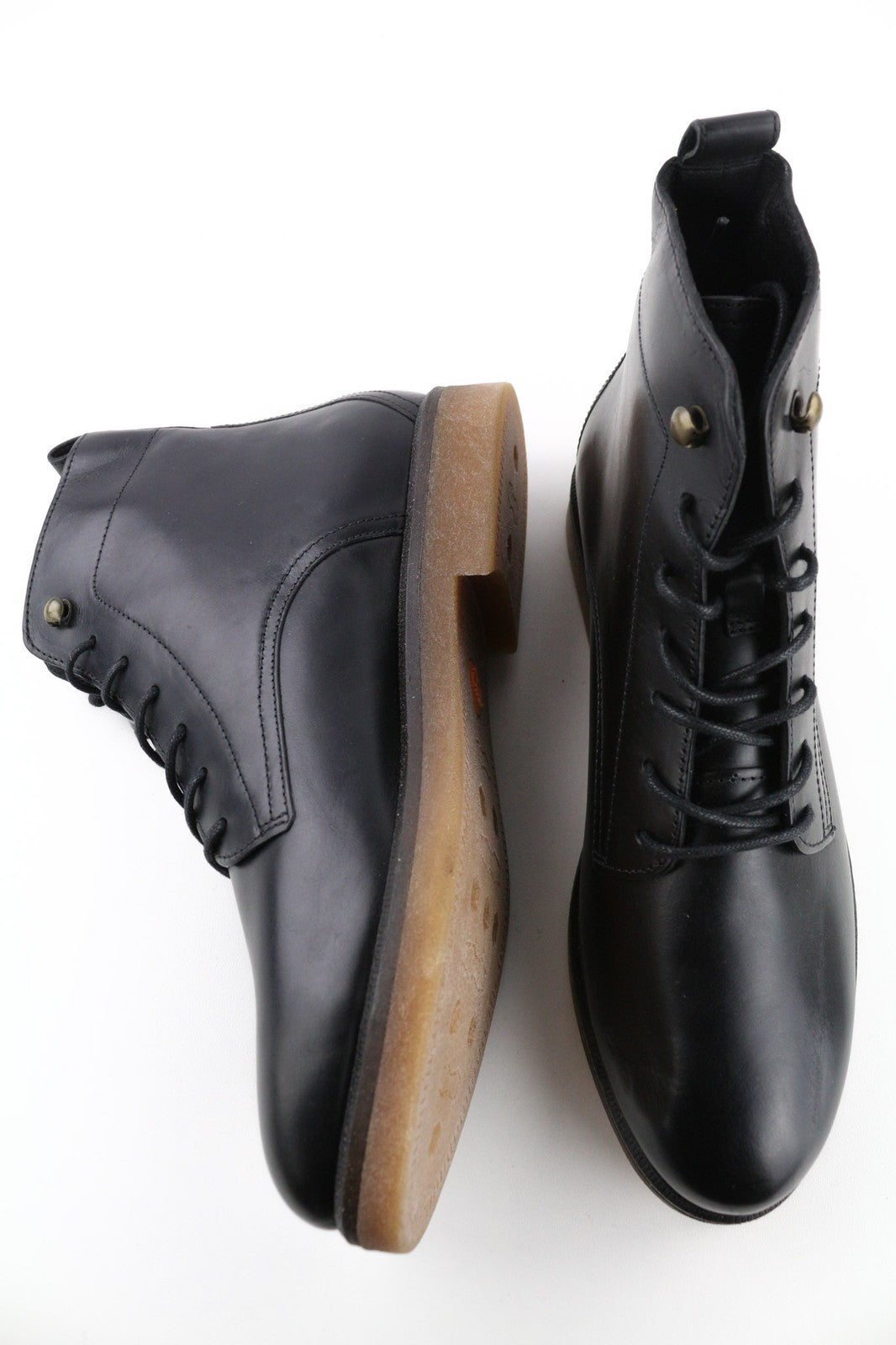 TIMBERLAND A2JK7 moteriški aulinukai, EU41.5, UK7.5, juodi, odiniai, su raišteliais ir užtrauktuku, blizgūs. 