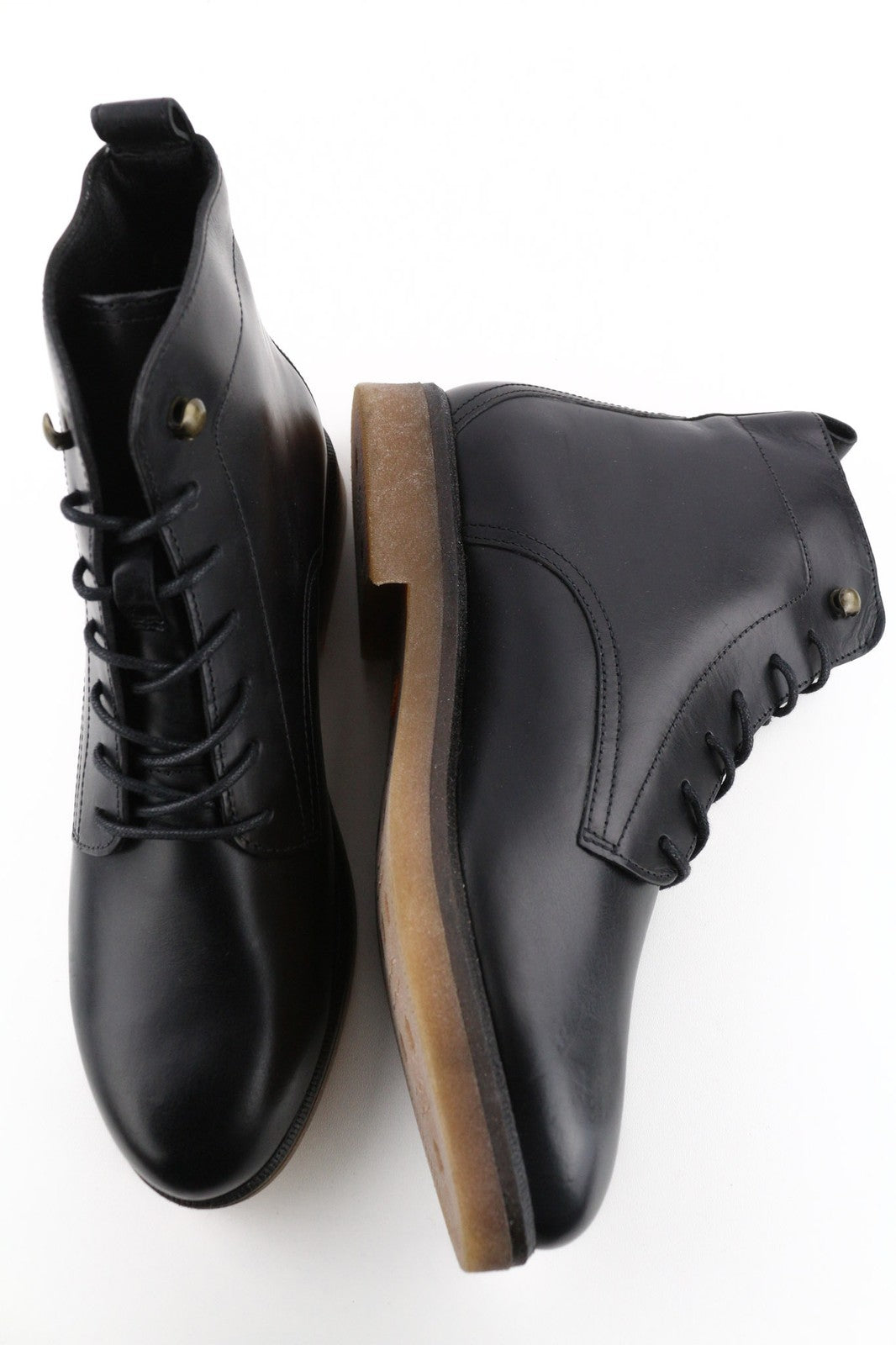 TIMBERLAND A2JK7 moteriški aulinukai, EU41.5, UK7.5, juodi, odiniai, su raišteliais ir užtrauktuku, blizgūs. 