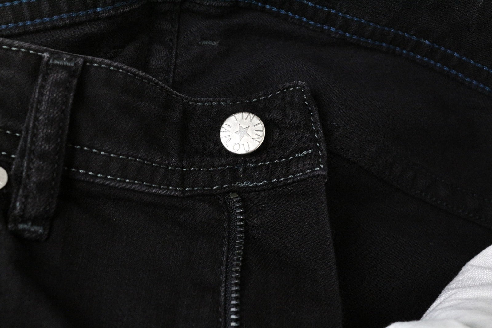 DIESEL Thommer 069BG vyriški džinsai W28/L32, juodi, ploni, aptempti, tamprūs užtrauktukai 