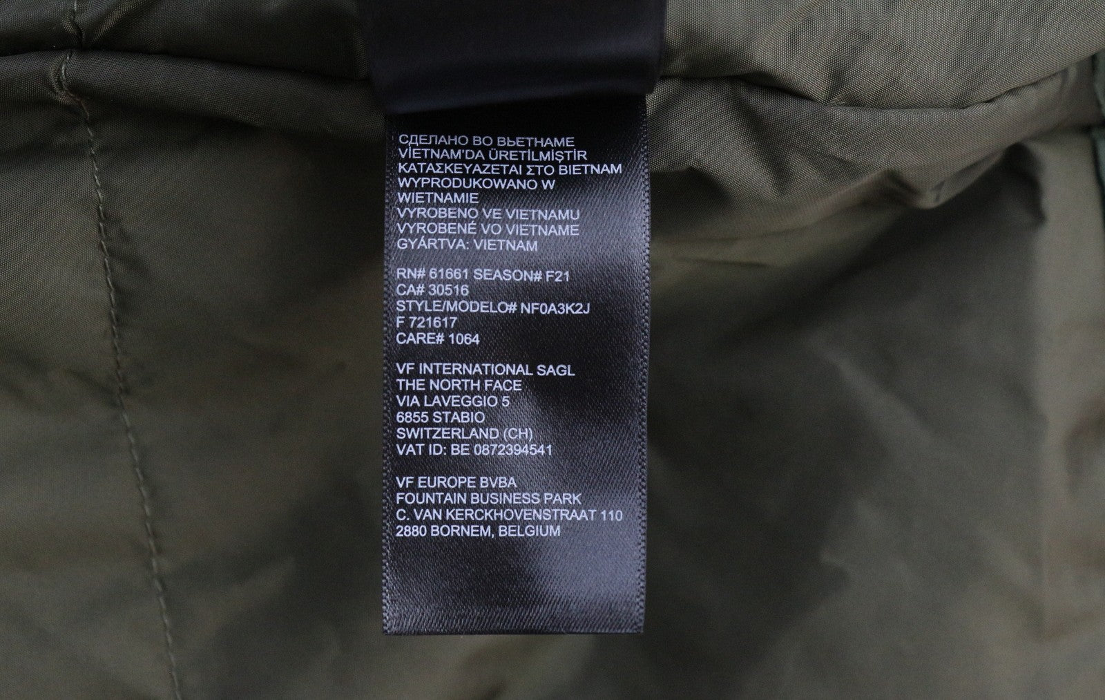 „THE NORTH FACE Inlux“ moteriška XL dydžio „Dryvent“ žalia vandeniui atspari paminkštinta striukė su gobtuvu 