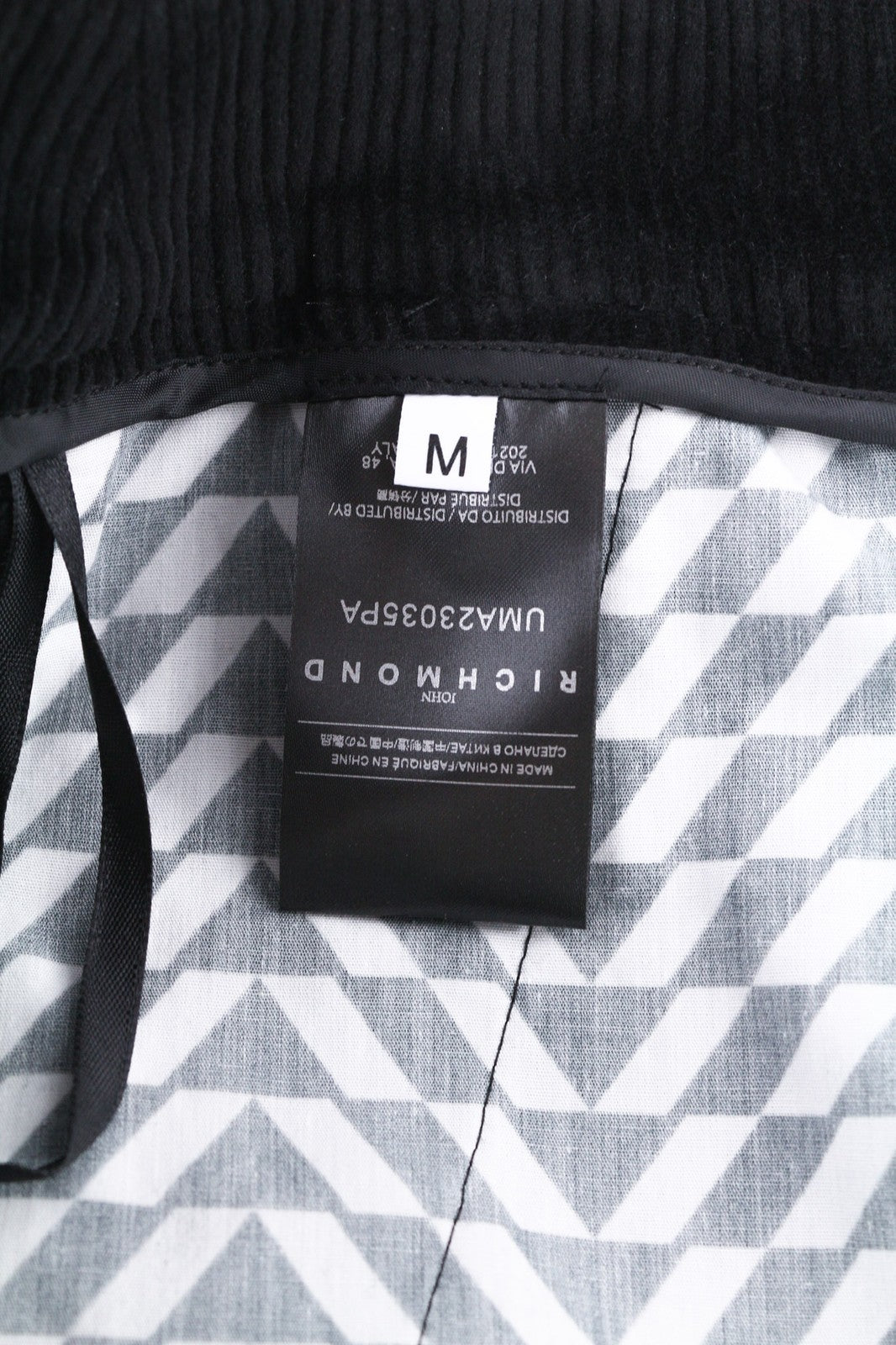 JOHN RICHMOND vyriškos juodos velveto tiesios kelnės su klostuotu užtrauktuku ir logotipu 