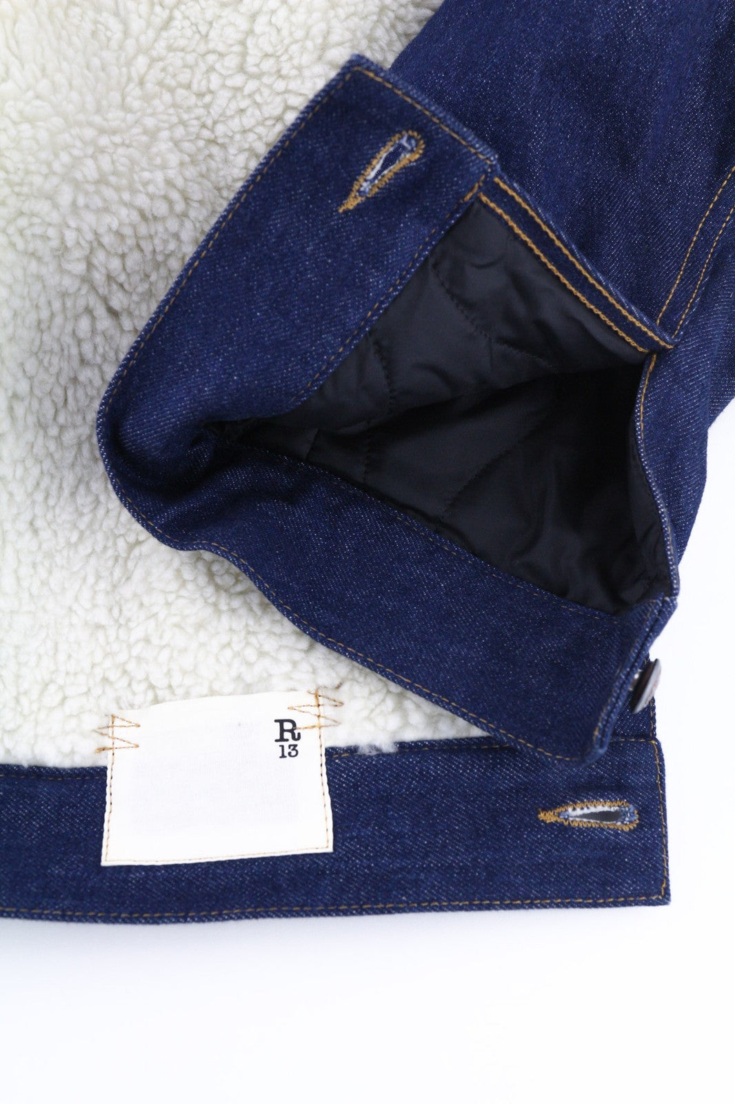 R13 Bib Trucker vyriška striukė M su šerpų pamušalu, džinsine sagomis, vidutinės mėlynos spalvos logotipu 