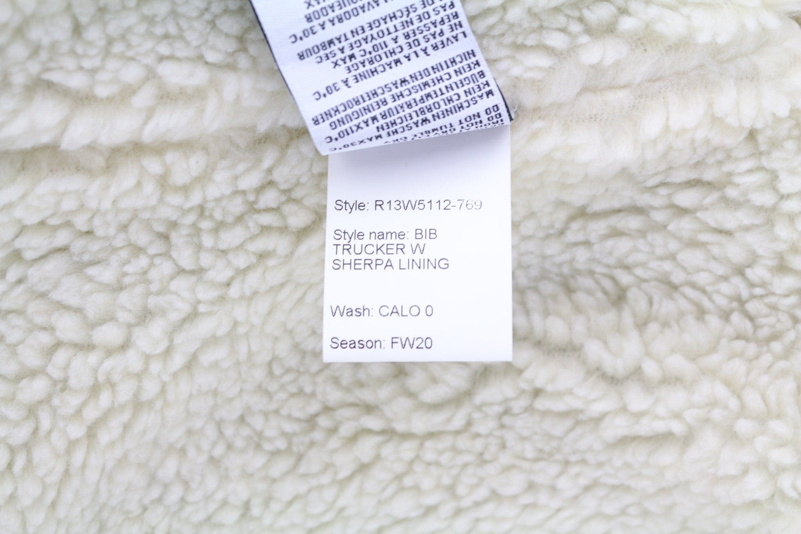 R13 Bib Trucker vyriška striukė M su šerpų pamušalu, džinsine sagomis, vidutinės mėlynos spalvos logotipu 