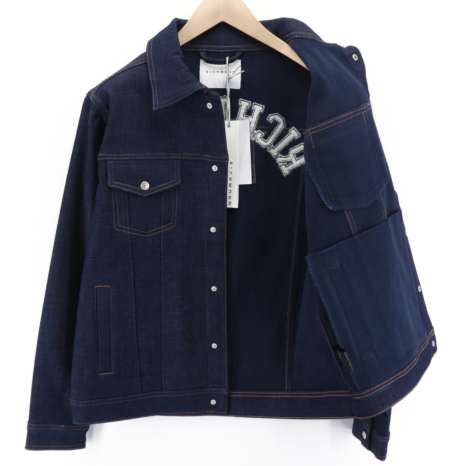 JOHN RICHMOND vyriška striukė ~M džinsinis sunkvežimio tipo polo apykaklės užsegimas su sagomis tamsiai mėlynos spalvos logotipu 