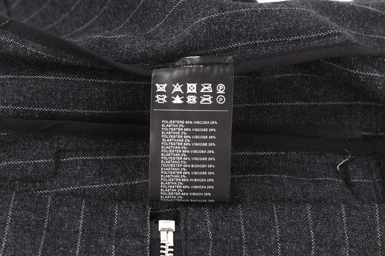 JOHN RICHMOND moteriškas kostiumas S, juodas melanžas, dryžuotas, vieneilis, dviejų dalių 