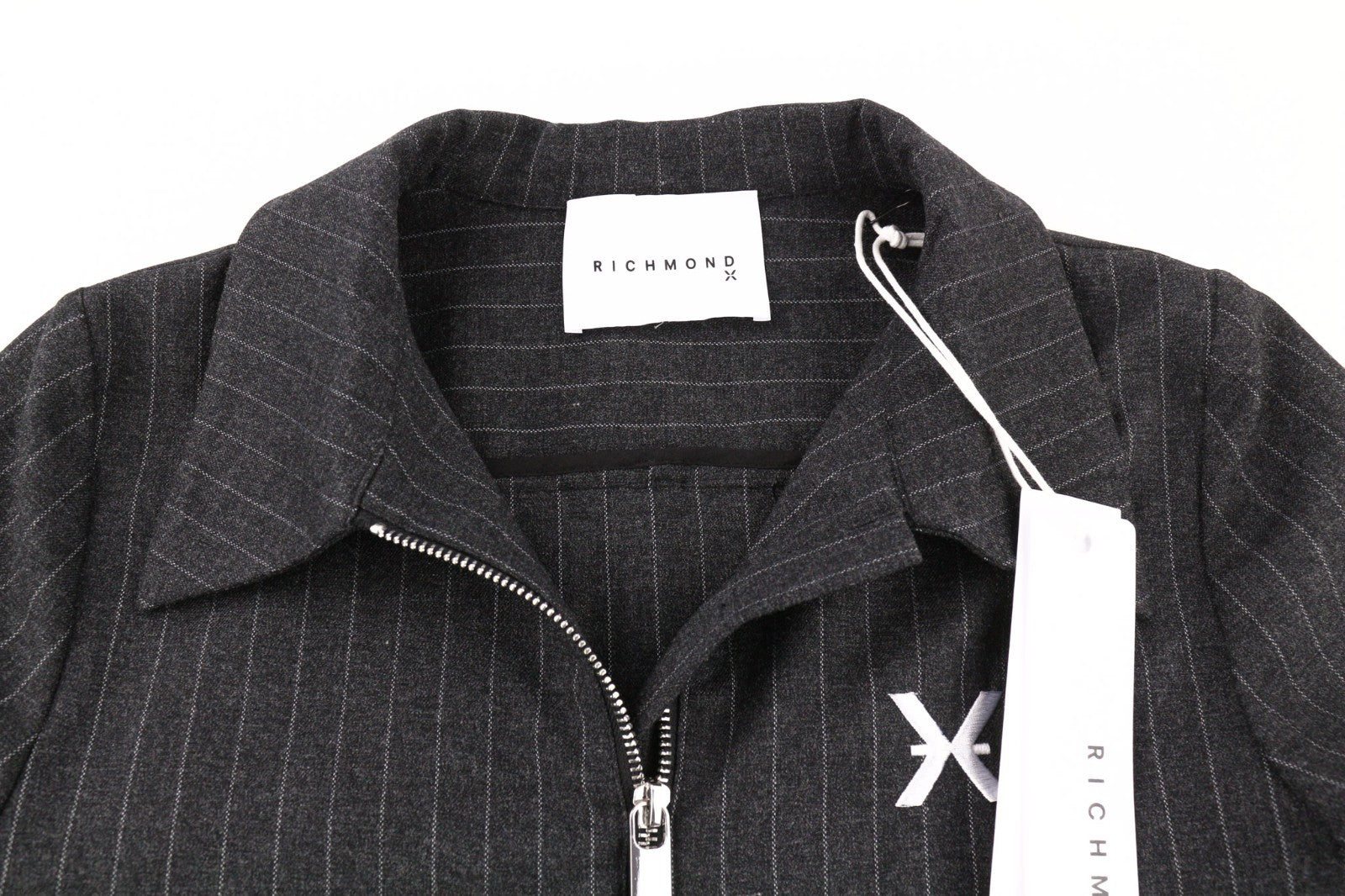 JOHN RICHMOND moteriškas kostiumas S, juodas melanžas, dryžuotas, vieneilis, dviejų dalių 