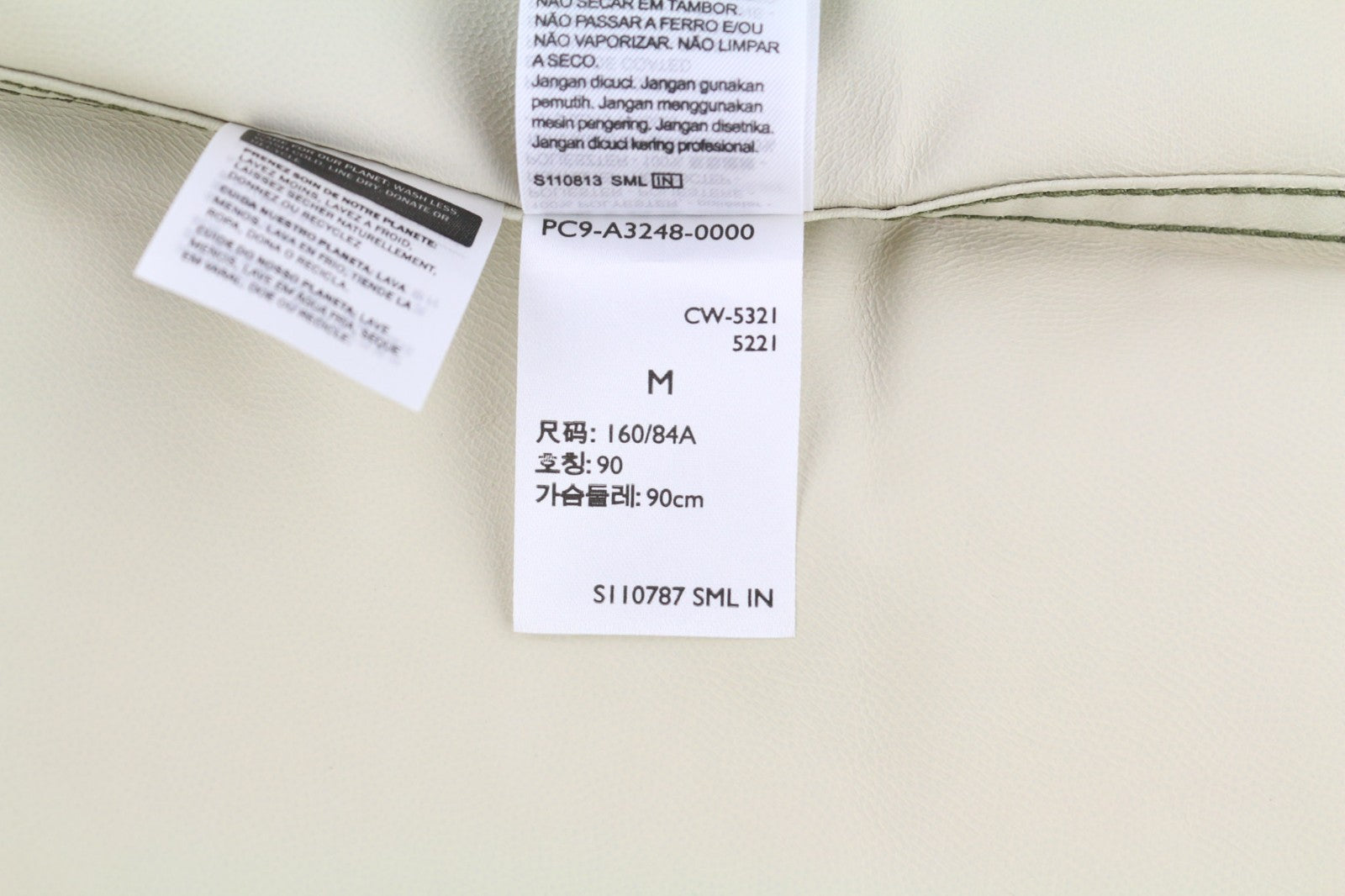 LEVI'S vyriška striukė M vidutinio ilgio, vandeniui atspari, gobtuvu, mėlyna, raišteliu surišama striukė 