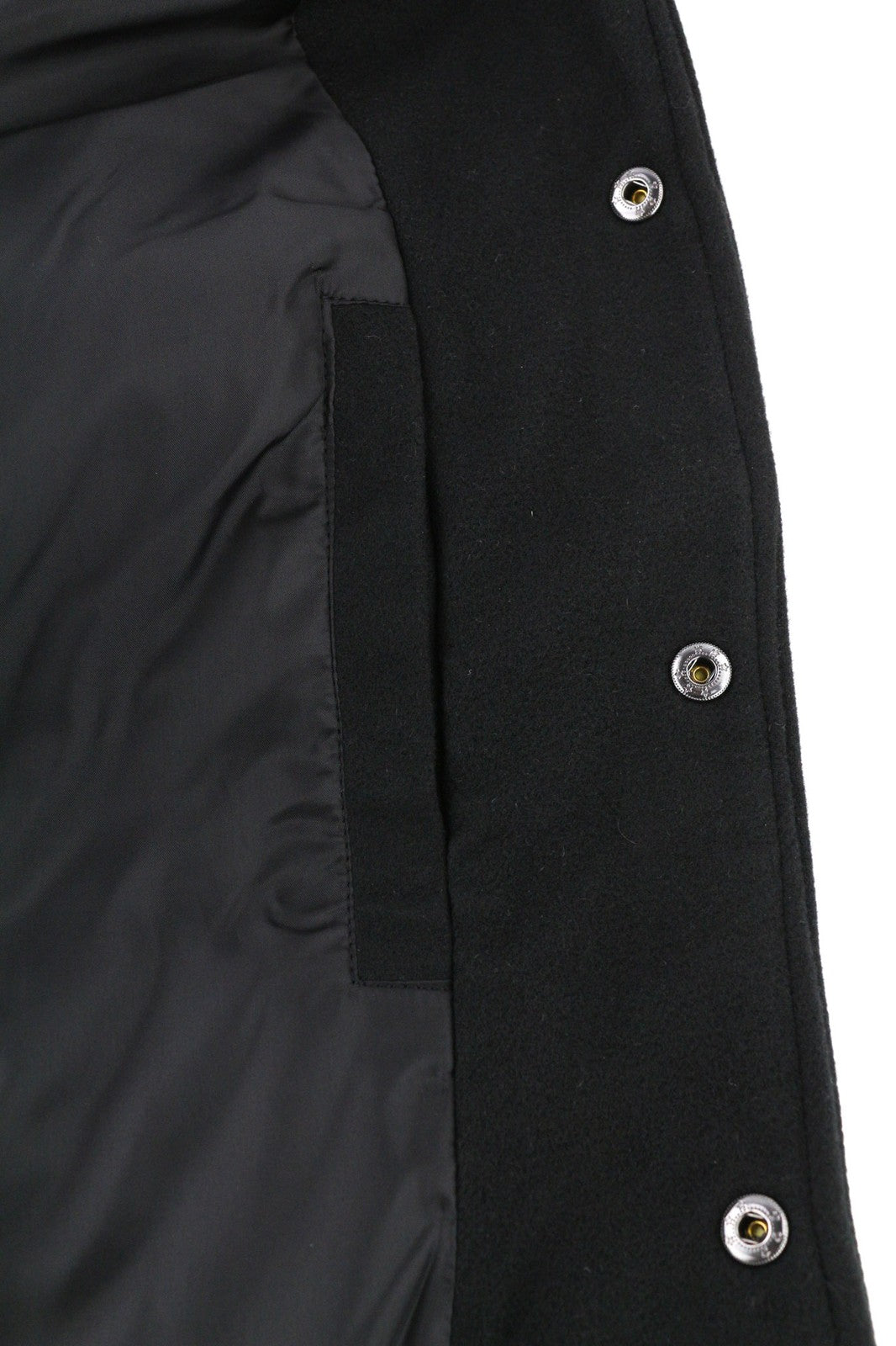 TRUE RELIGION vyriška striukė L, juoda, su dviejų spalvų gobtuvu ir logotipu 