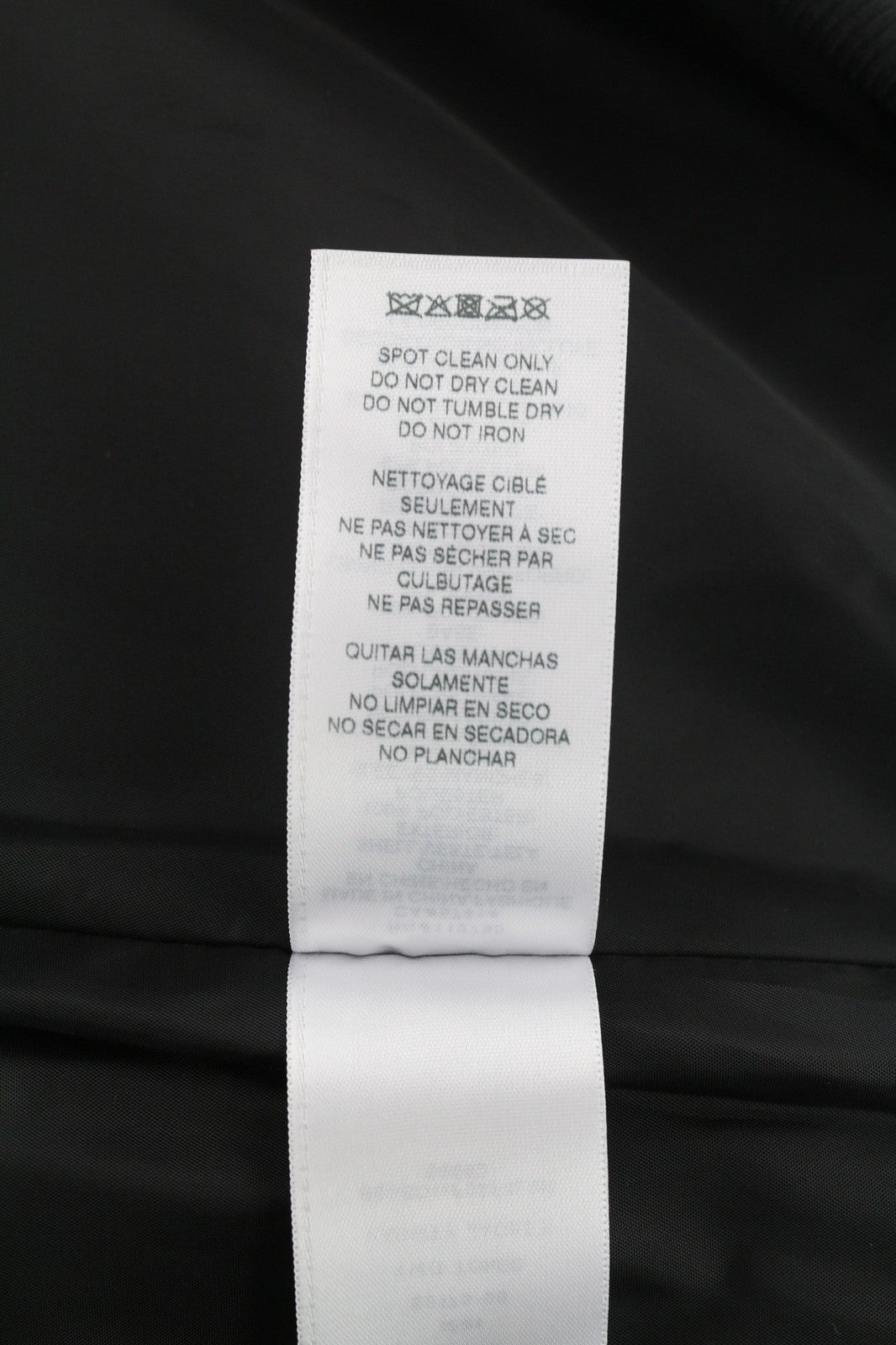 TRUE RELIGION vyriška striukė L, juoda, su dviejų spalvų gobtuvu ir logotipu 