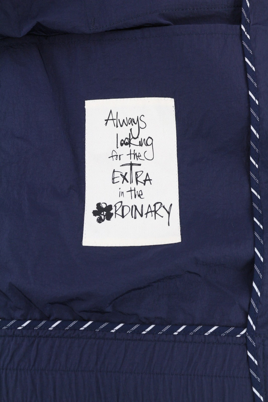 TED BAKER MMO Balta vyriška striukė ~L tamsiai mėlyna lengva užtrauktuku aukšta apykakle 