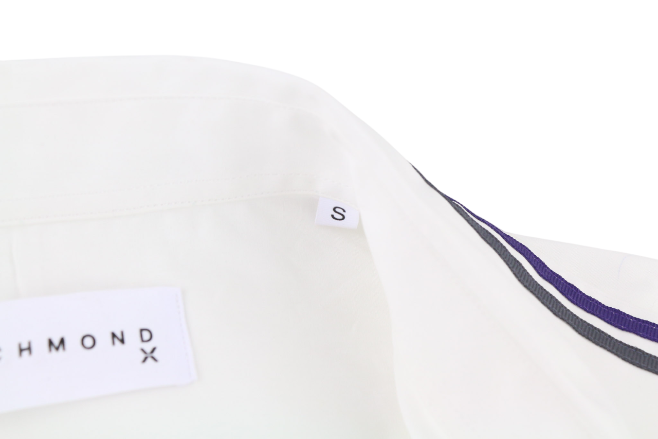 RICHMOND X moteriški marškinėliai S dydžio balti, dideli logotipai, sagomis užsegama, išskleidžiama apykakle, šviesūs 