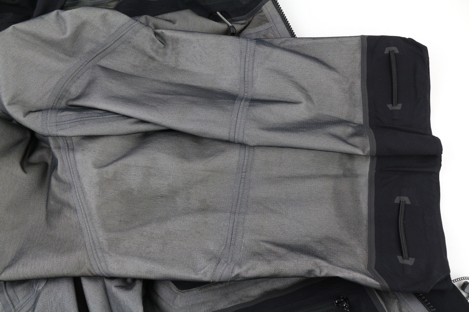 THE NORTH FACE Women's Summit L5 Futurelight Jacket M Black Hooded Seam Taped